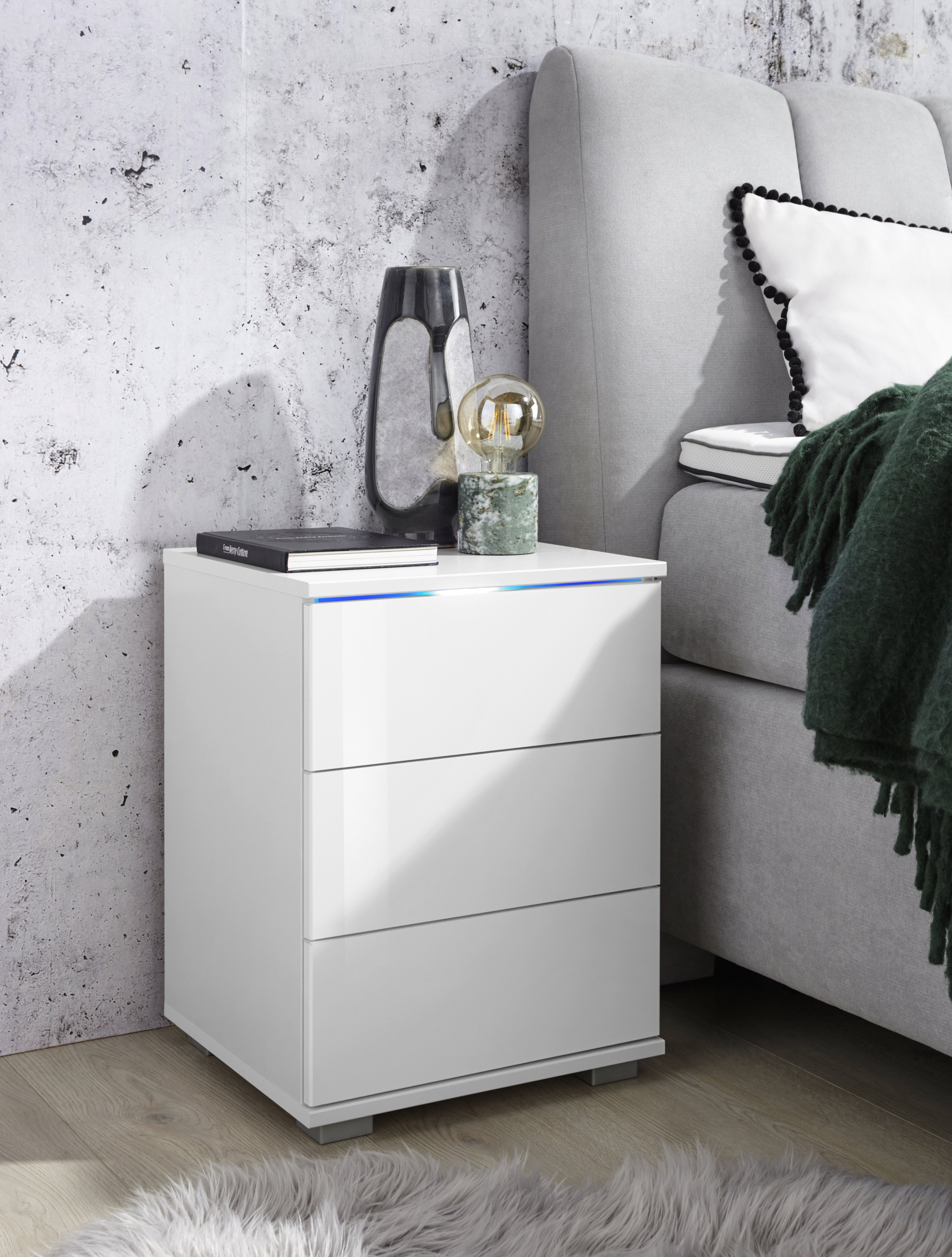 priess mit LED-Beleuchtung und Push-to-open