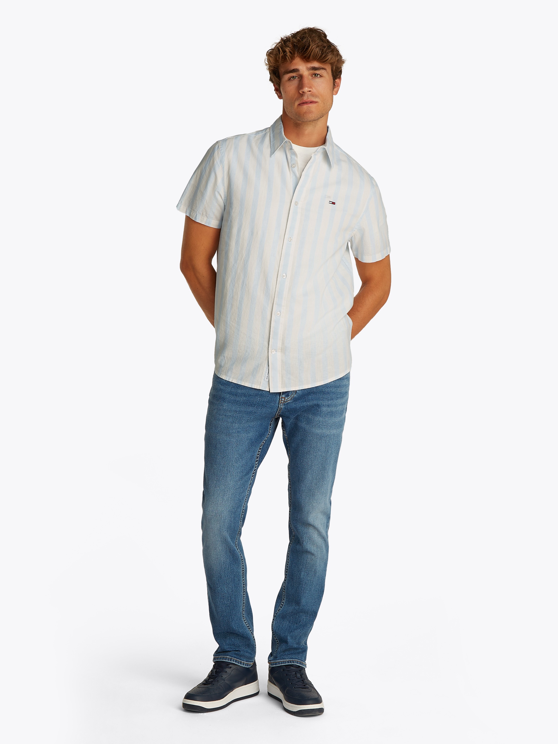 Tommy Jeans Kurzarmhemd »TJM REG LINEN BLEND STP SS SHIRT«, Mit Rundhalsausschnitt
