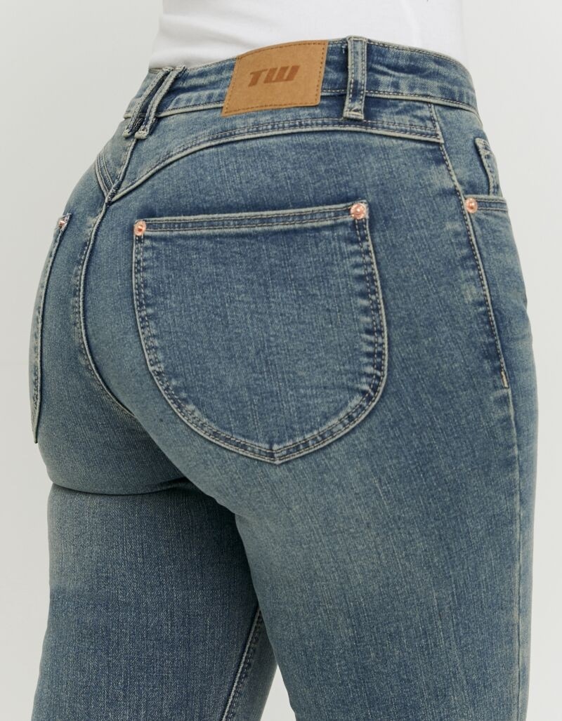 Tally Weijl Bootcut-Jeans »SPADESASSY2« Baumwollmischung, Low Waist