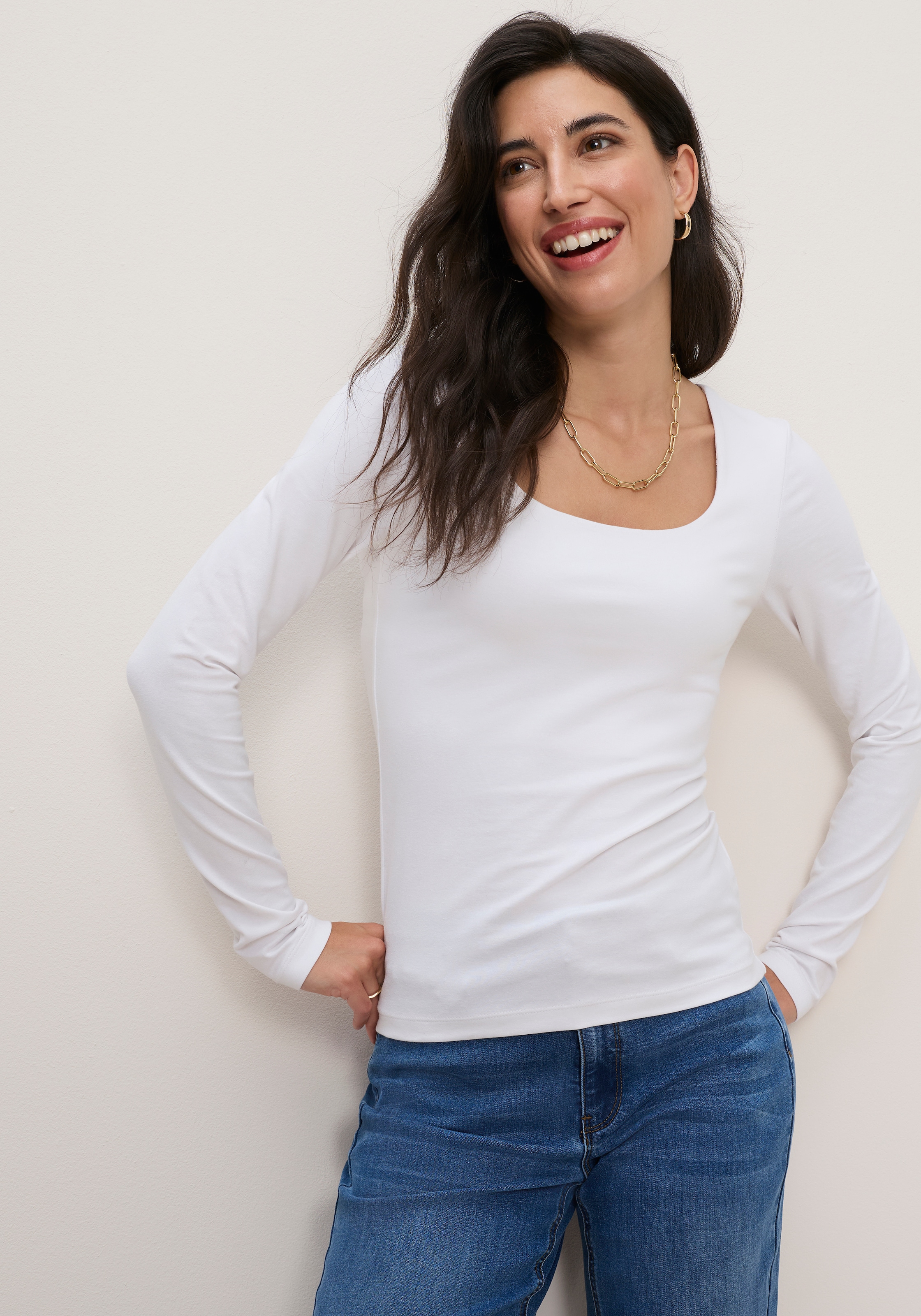 Tamaris Langarmshirt »im Doppelpack, aus elastischer Baumwollqualität« Packung, 2,  sehr figurbetonte Passform, hüftlange Schnittform