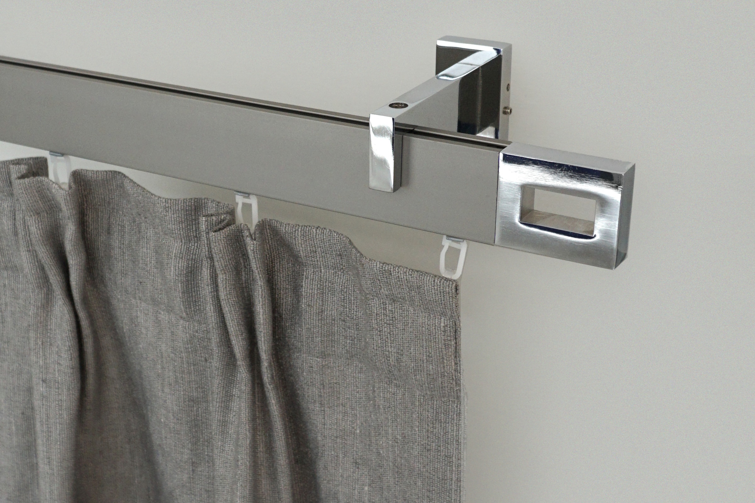 GARESA Gardinenstange "FLAT" 1 läufig-läufig Wunschmaßlänge Rechteckprofil, Wandmontage, perfekter Lauf, modern, verlängerbar