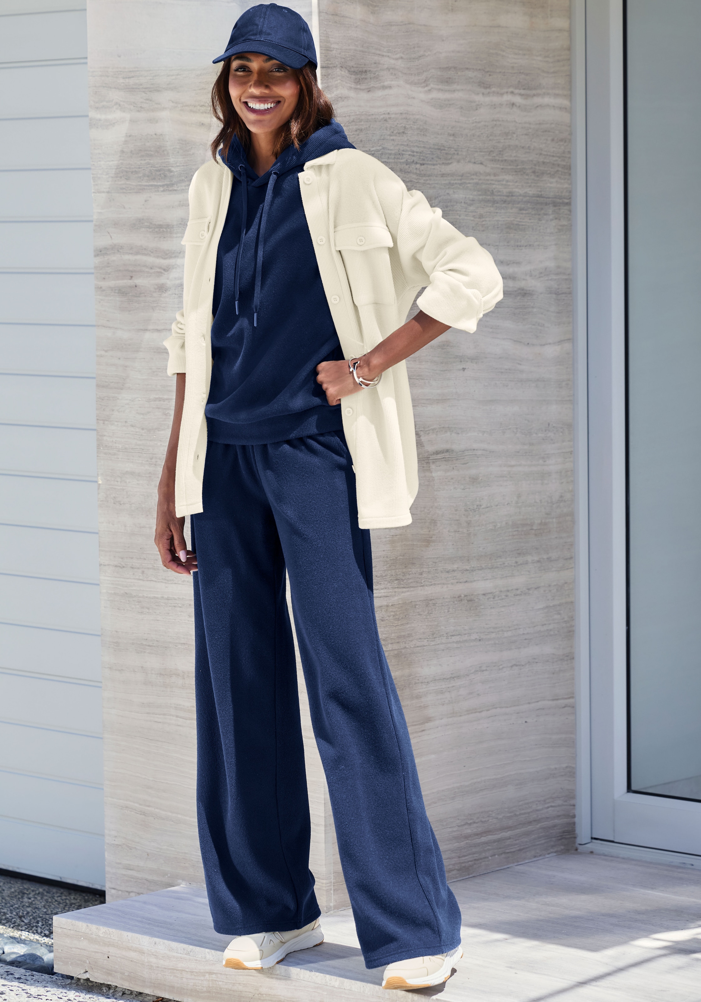 LASCANA Kapuzensweatshirt , in modischer Piqué-Optik
