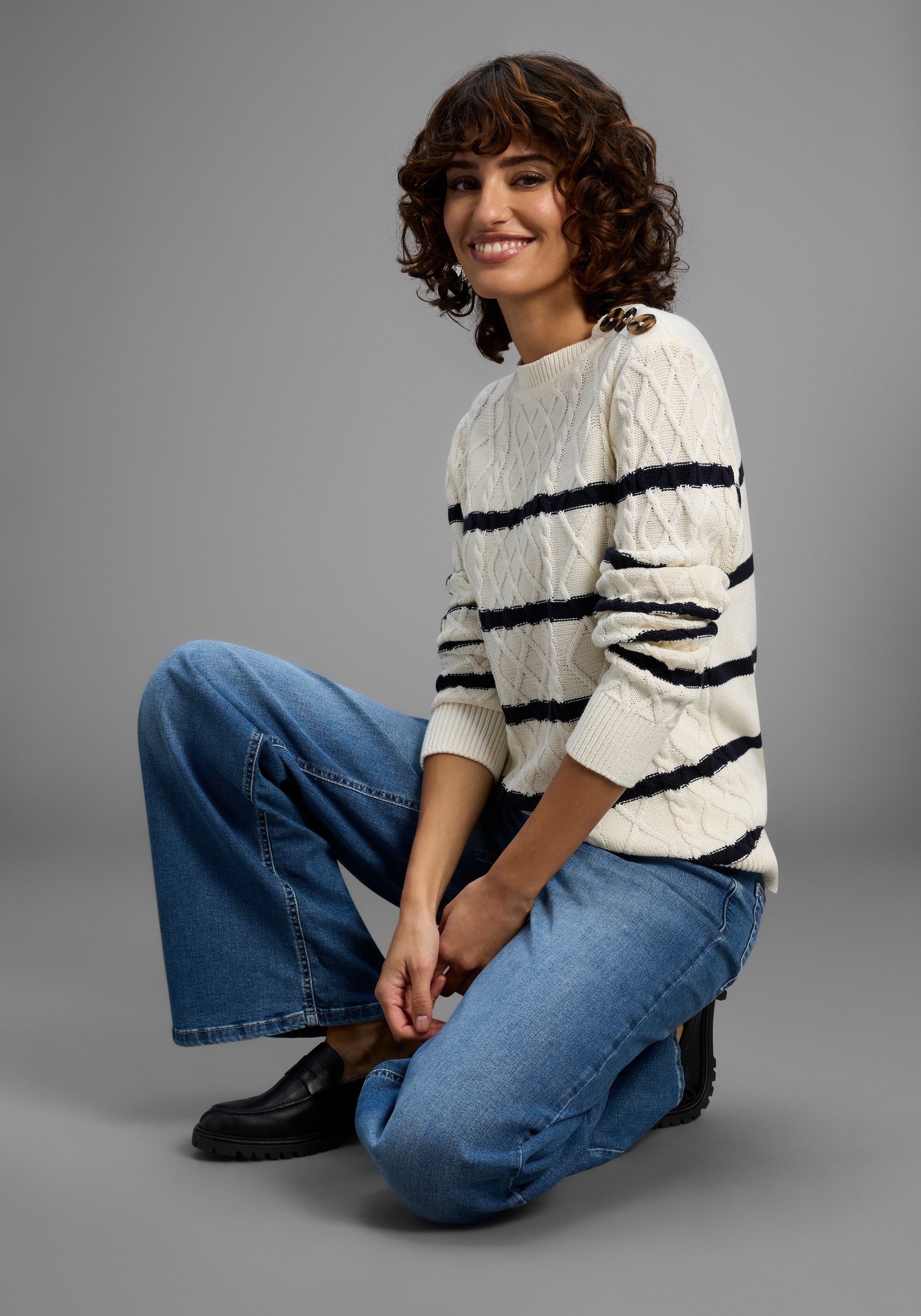 Laura Scott Rundhalspullover, mit Zopfmuster und Streifen - NEUE KOLLEKTION