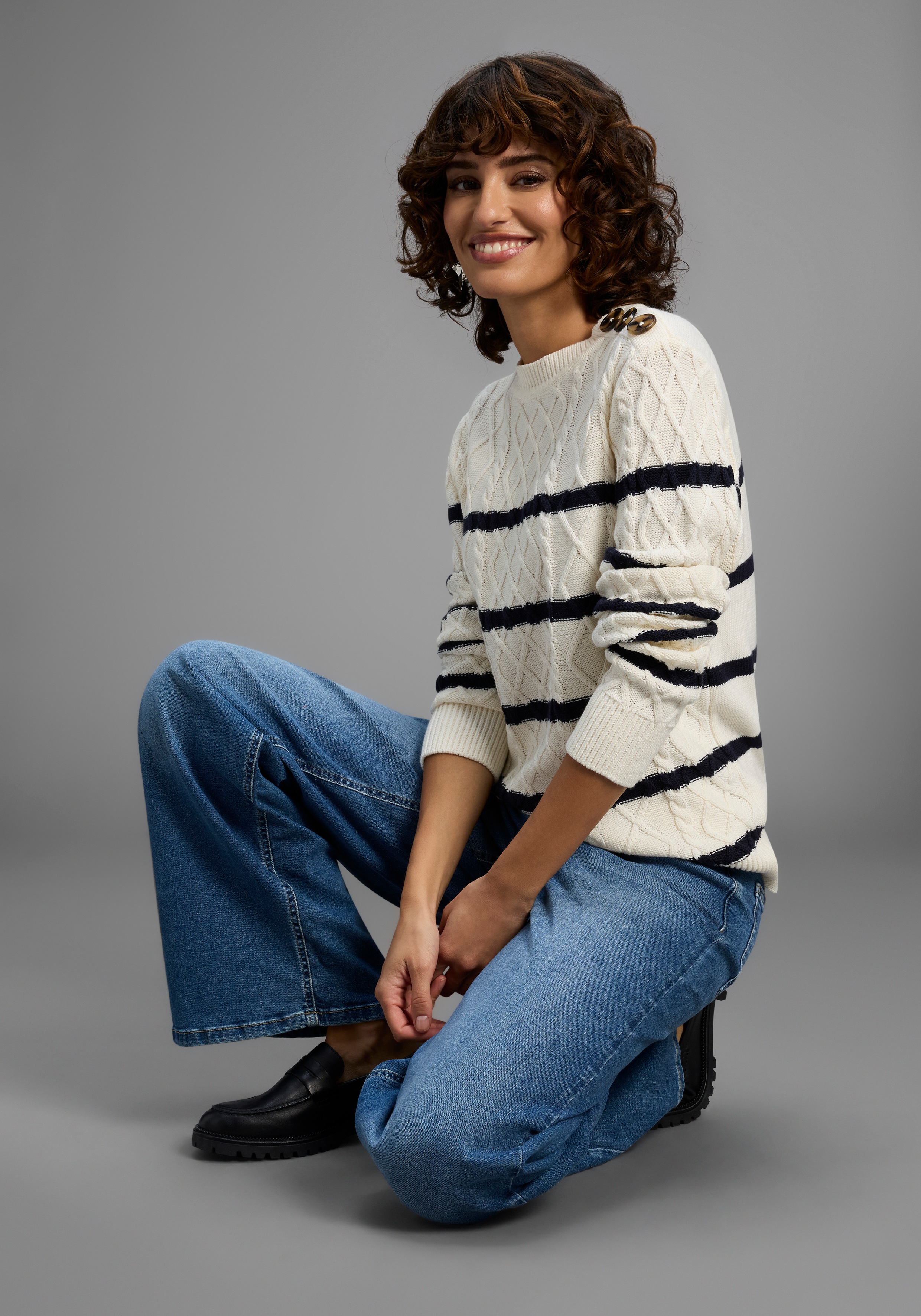 Thumbnail - Laura Scott Rundhalspullover Übergangspullover mit Zopfmuster und Streifen - NEUE KOLLEKTION