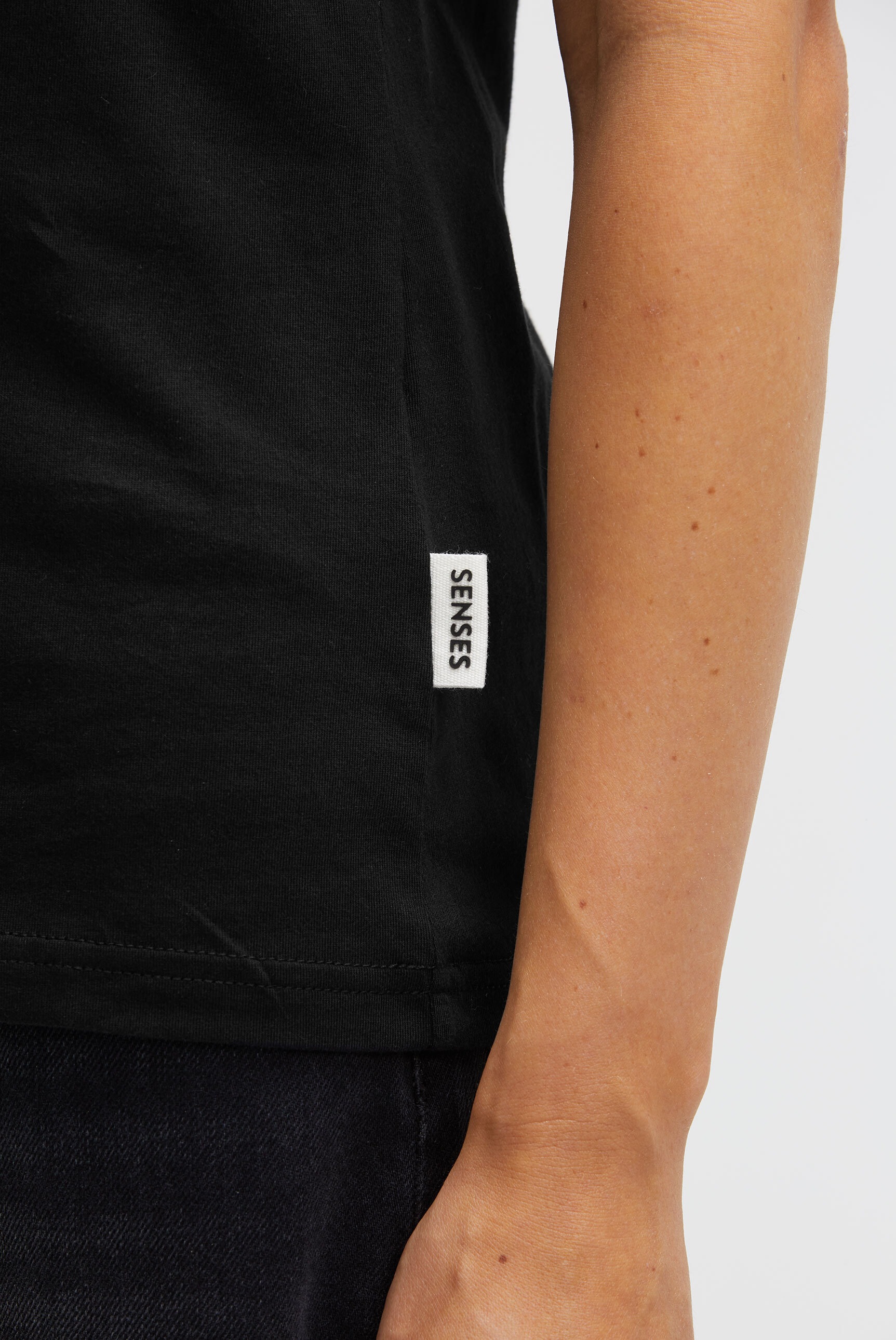 SENSES.THE LABEL V-Shirt, aus Baumwolle