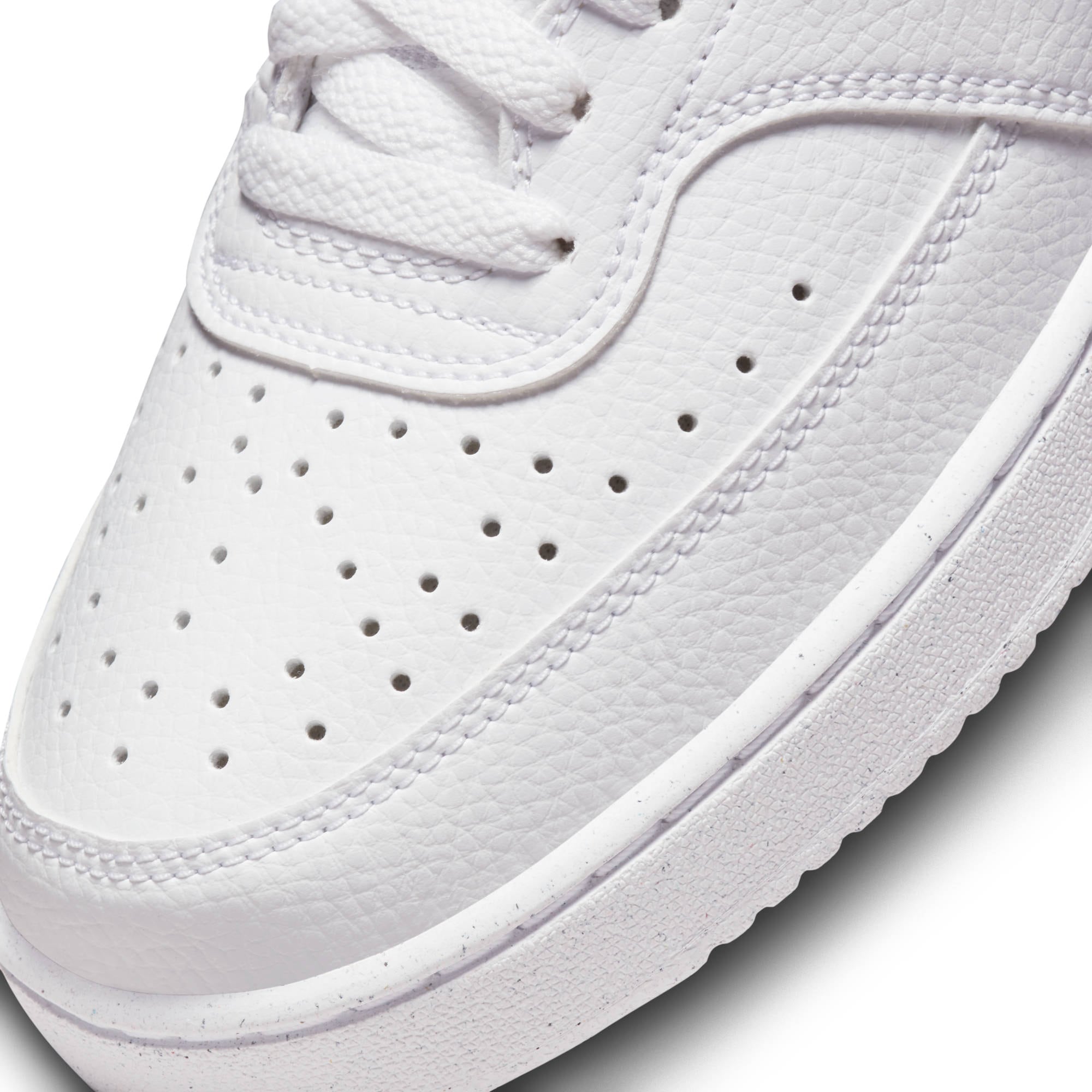 Nike Sportswear Sneaker »COURT VISION LOW NEXT NATURE«, Design auf den Spuren des Air Force 1
