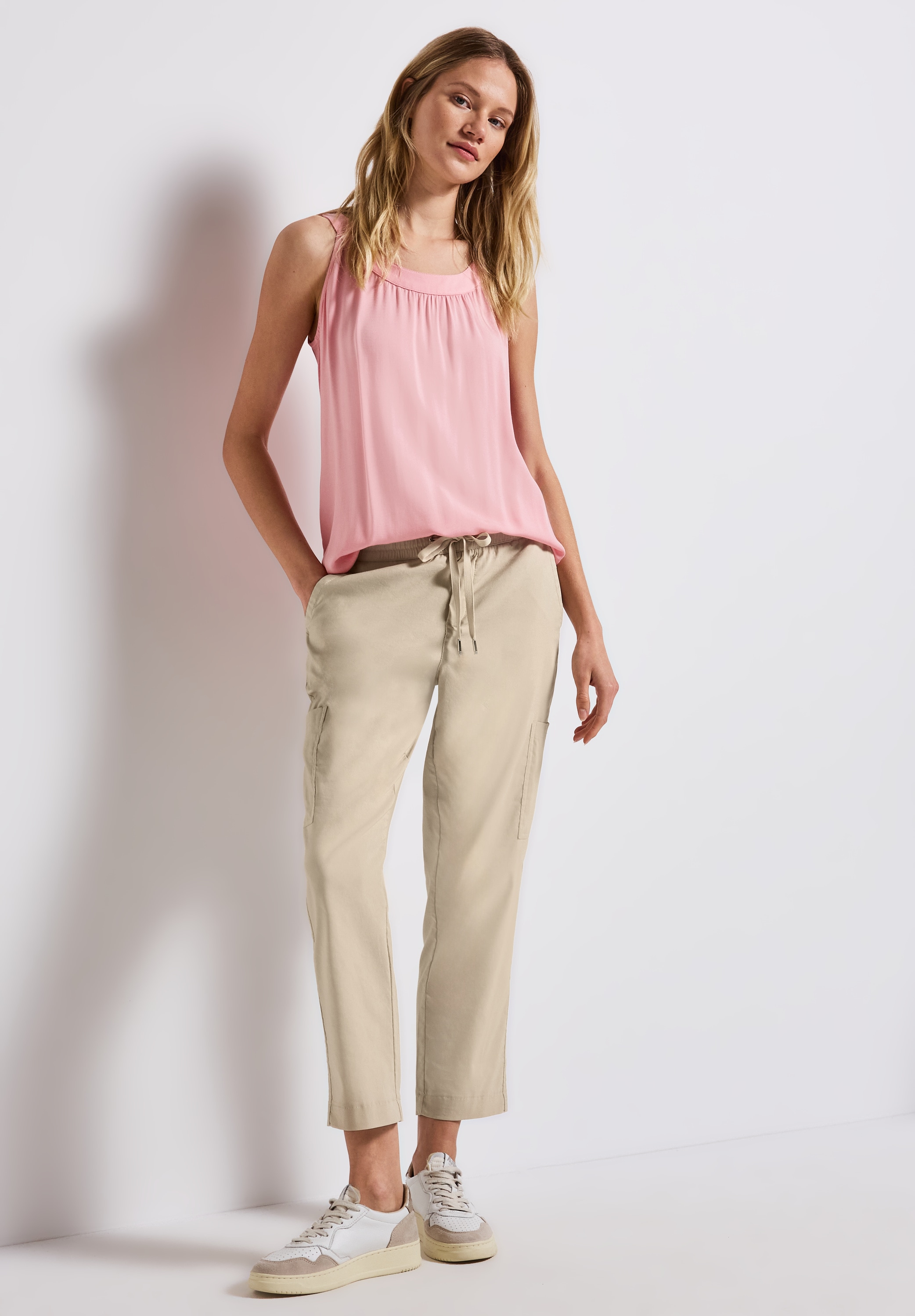STREET ONE Stoffhose »Style Bonny«, mit elastischem Bund mit Tunnelzug