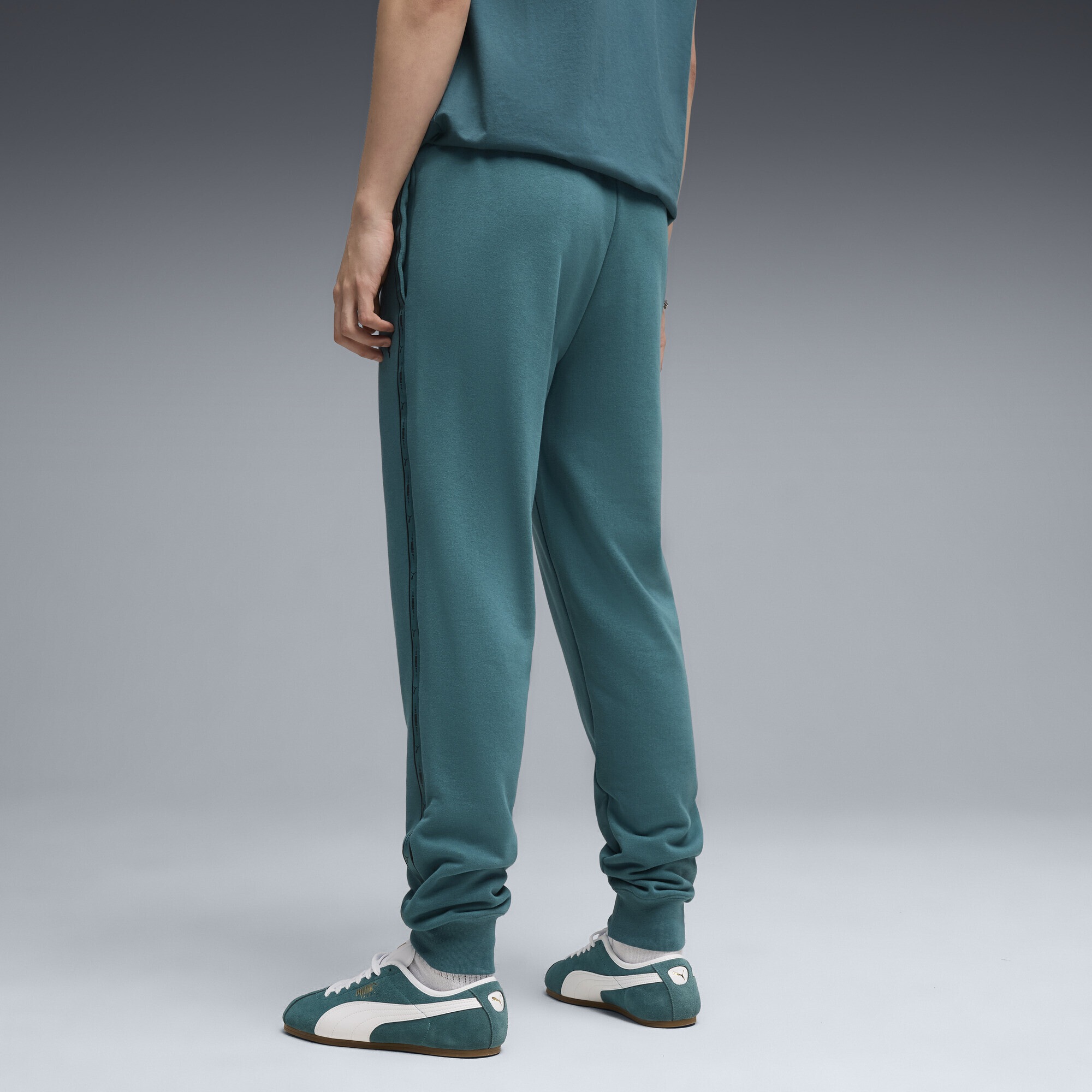 Sporthose PUMA "Essentials Tape Jogginghose Herren", Herren, Gr. XXL, Normalgrößen, emerald ice grün, Obermaterial: 68% Baumwolle, 32% Polyester; Rippe: 97% Baumwolle, 3% Elasthan; Tasche – Oben: 100% Baumwolle, regular fit, Hosen Sporthose 2