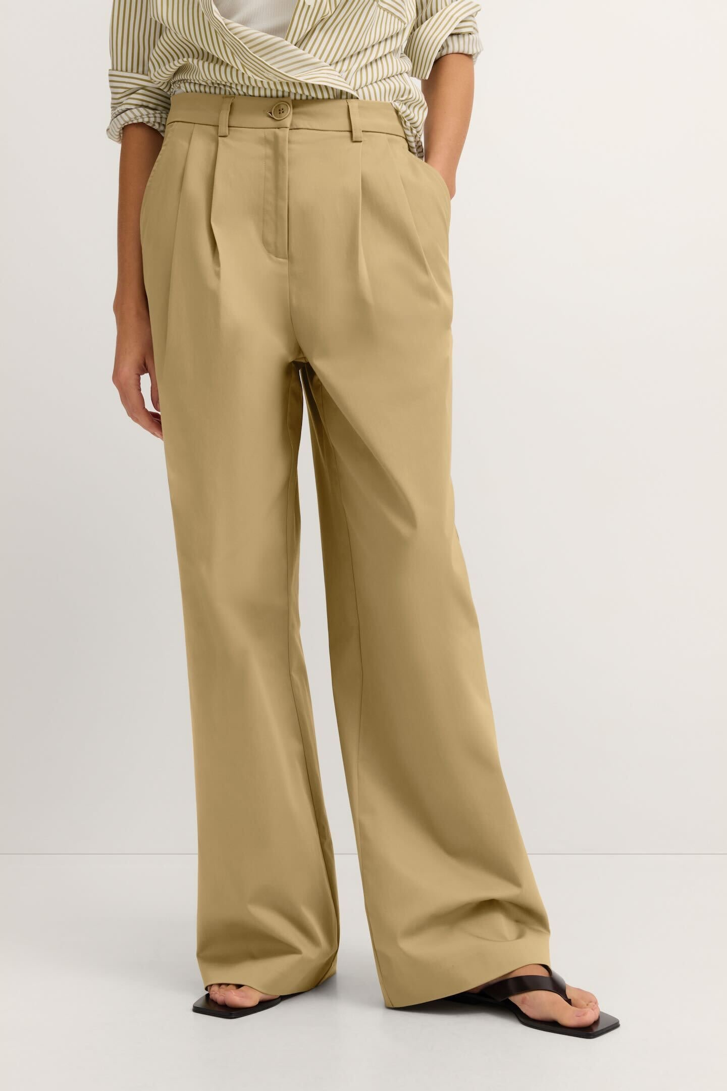 bugatti Chinohose "Gerader Beinverlauf" mit doppelter Bundfalte günstig online kaufen