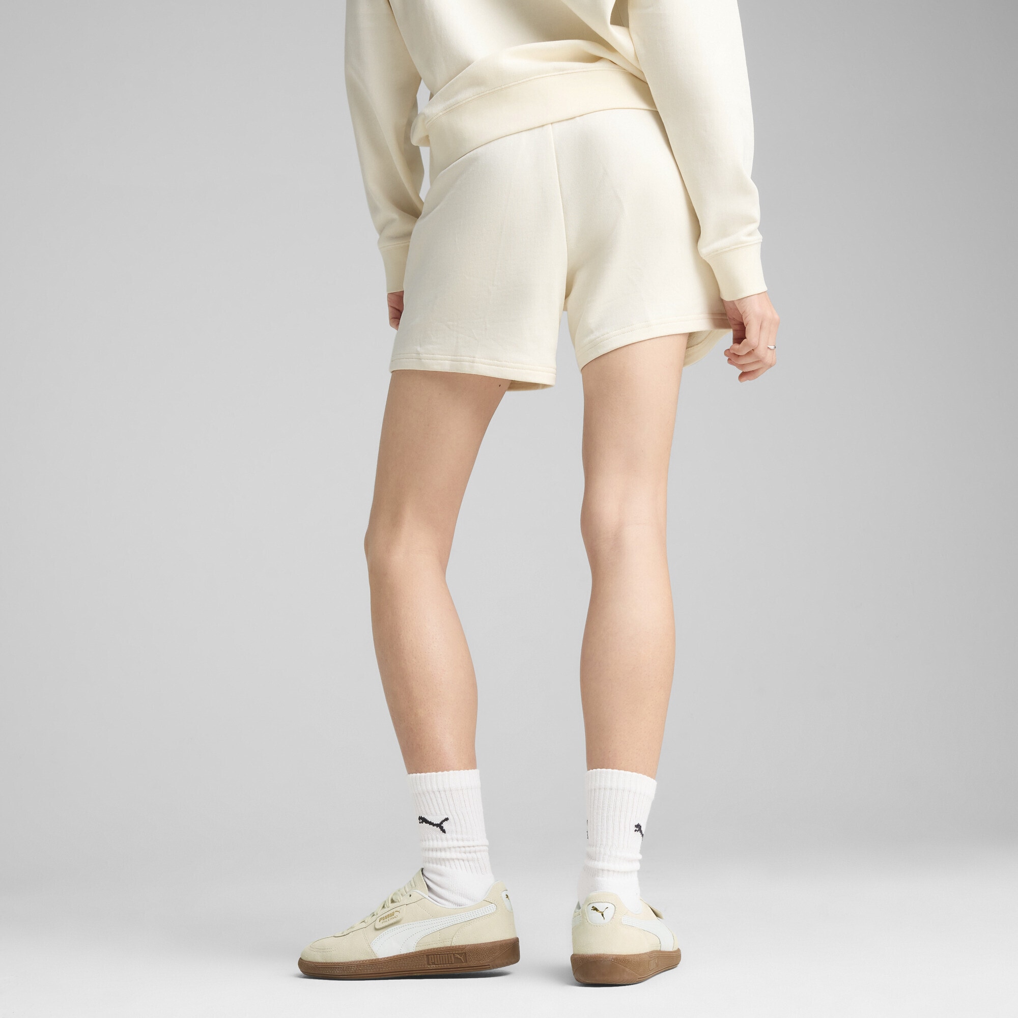 PUMA Sporthose »ESS ELEVATED 5" Shorts mit mittelhohem Bund Damen«