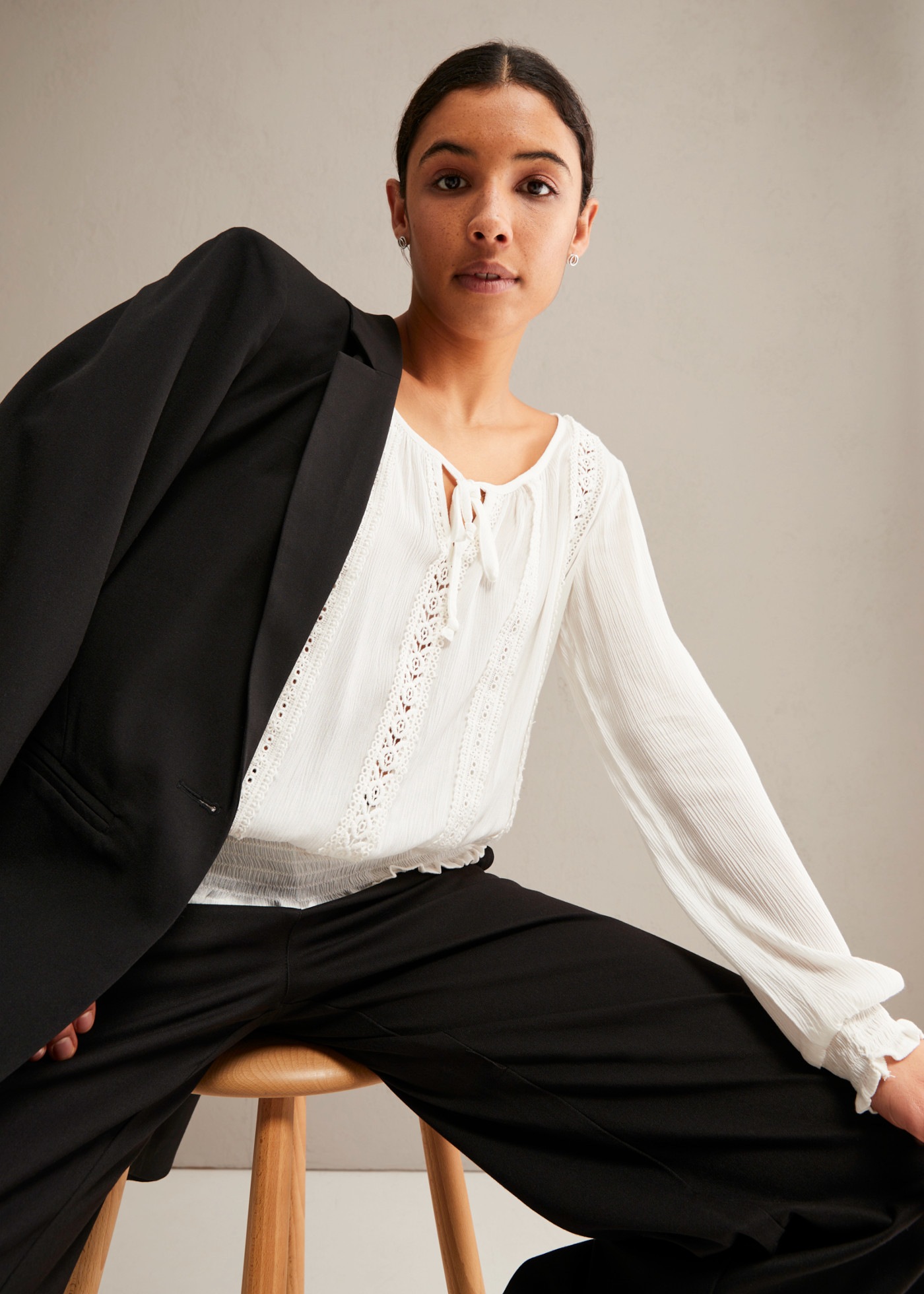 bonprix Schlupfbluse mit Crochet Spitze, aus Viskose, ohne Knöpfe