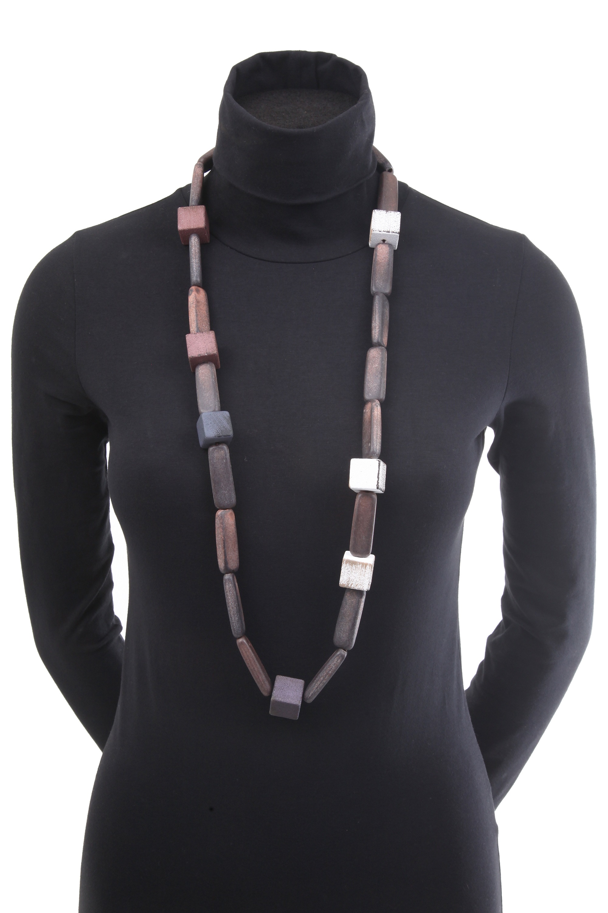 COLLEZIONE ALESSANDRO Lange Kette »Maya«, mit hochwerigen matten Kunststoffelementen in geometrischer Form