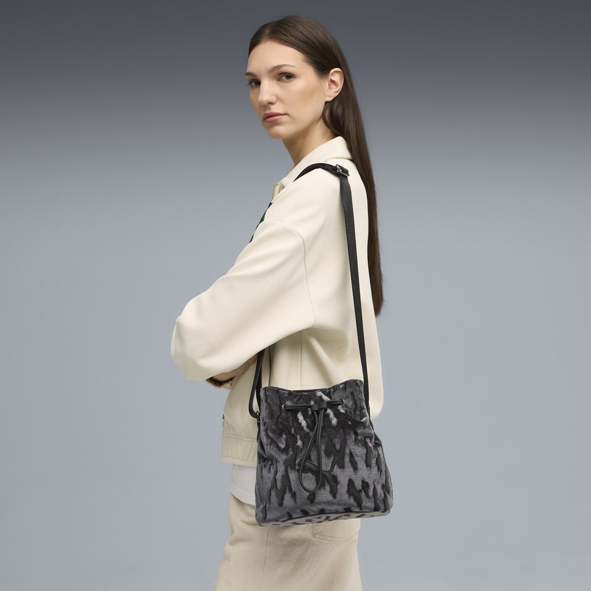 PUMA Freizeittasche "Plush 4,5 l Bucket-Bag Damen" günstig online kaufen