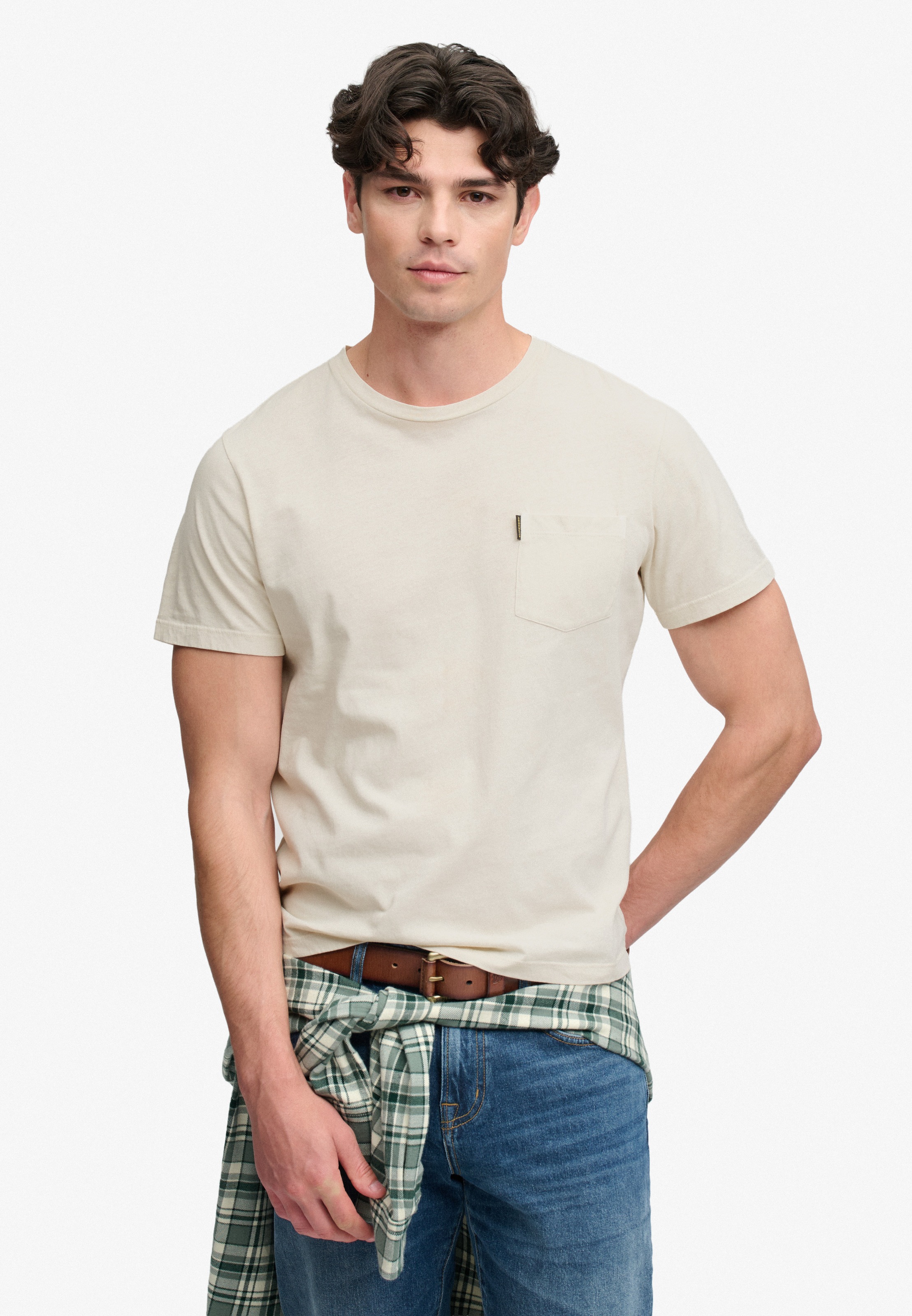 Superdry Rundhalsshirt »CLASSIC ESSENTIAL POCKET TEE« mit stylischer, aufgesetzter Brusttasche