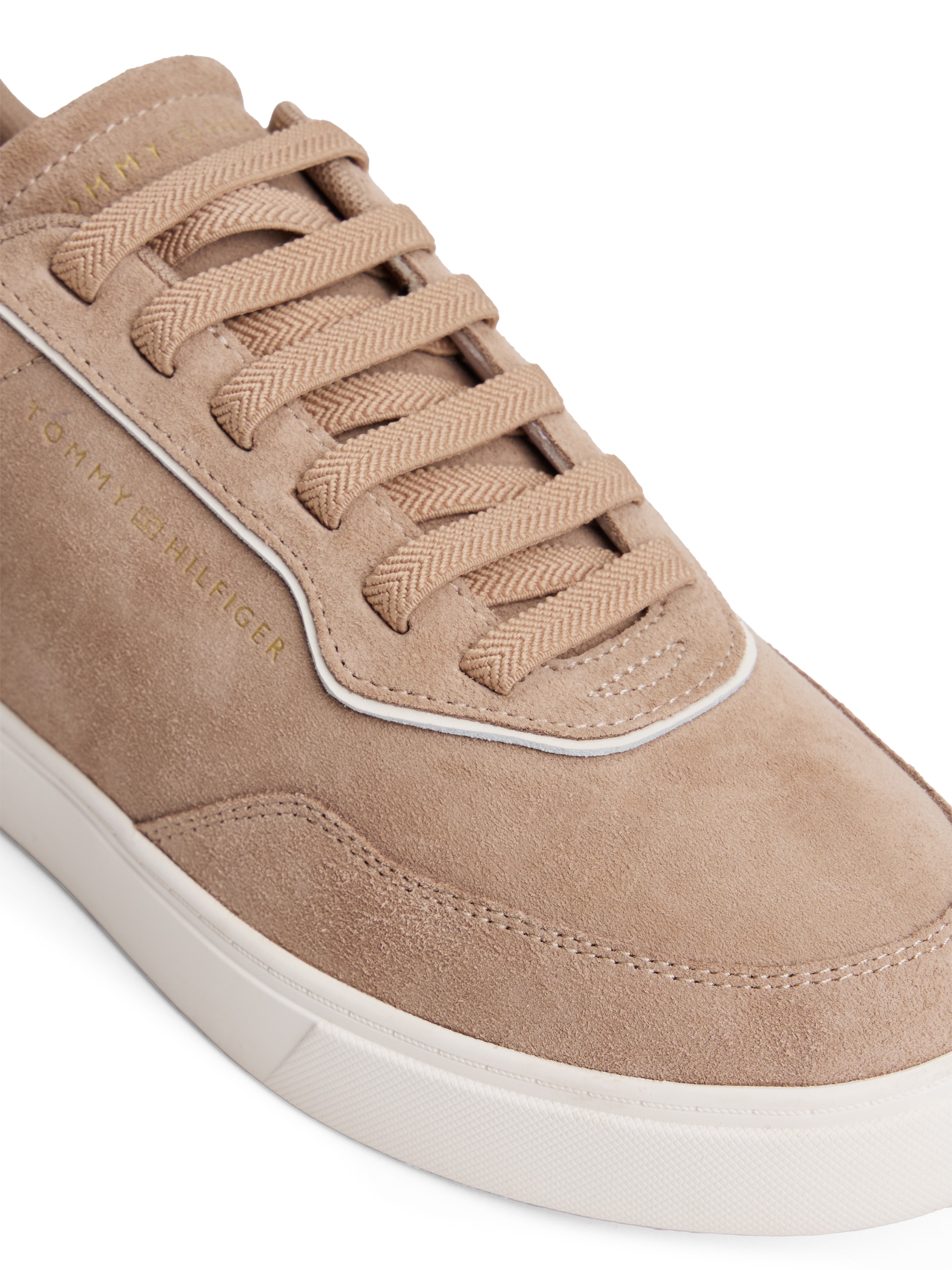 Tommy Hilfiger Plateausneaker »CASUAL SUEDE SNEAKER«, Freizeitschuh, Halbschuh, Schnürschuh mit seitlicher Logoprägung
