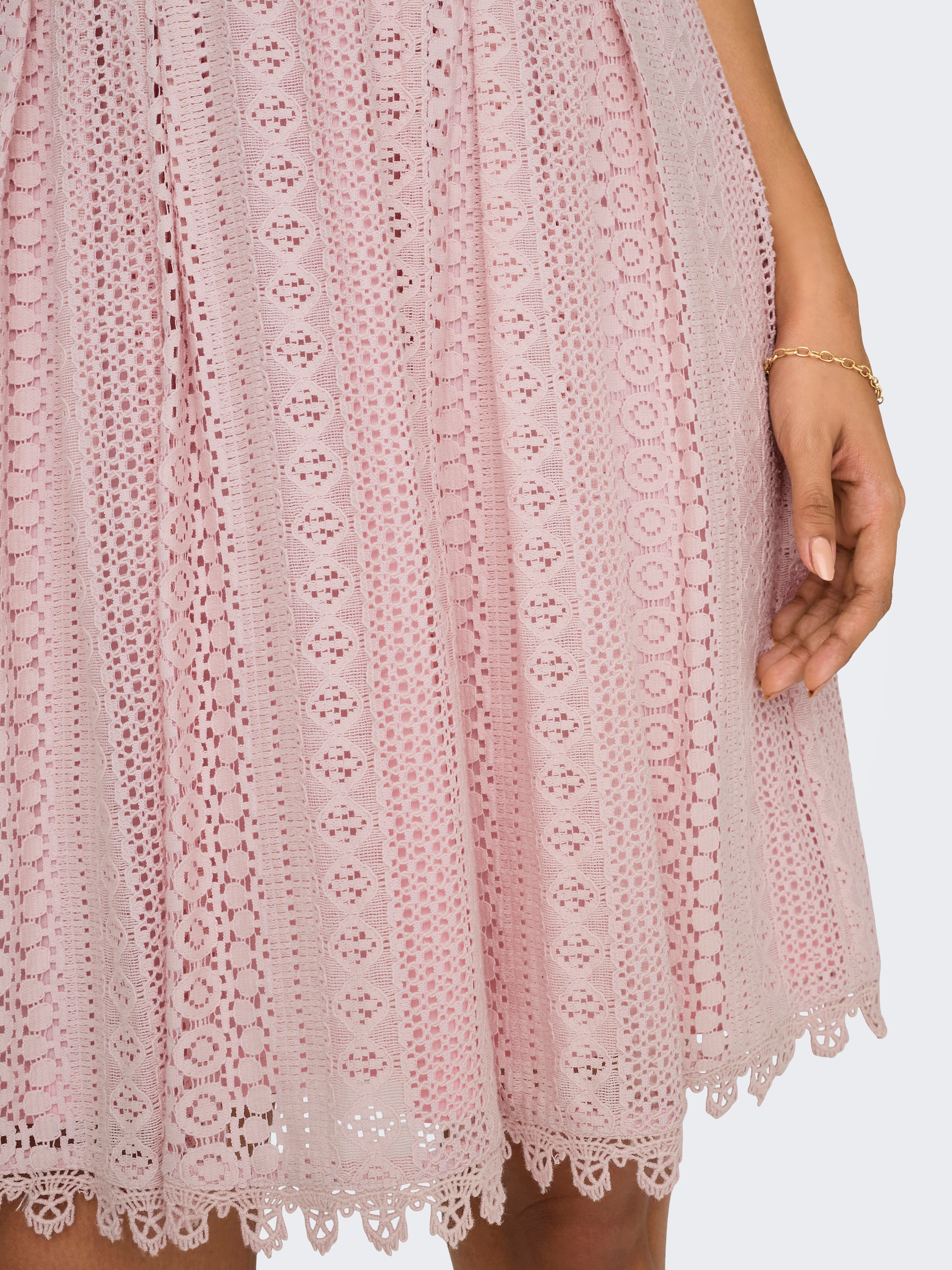 ONLY Trägerkleid »ONLHELENA – Trägerkleid aus Baumwolle für den Sommer« Baumwolle, regular fit, V-Ausschnitt