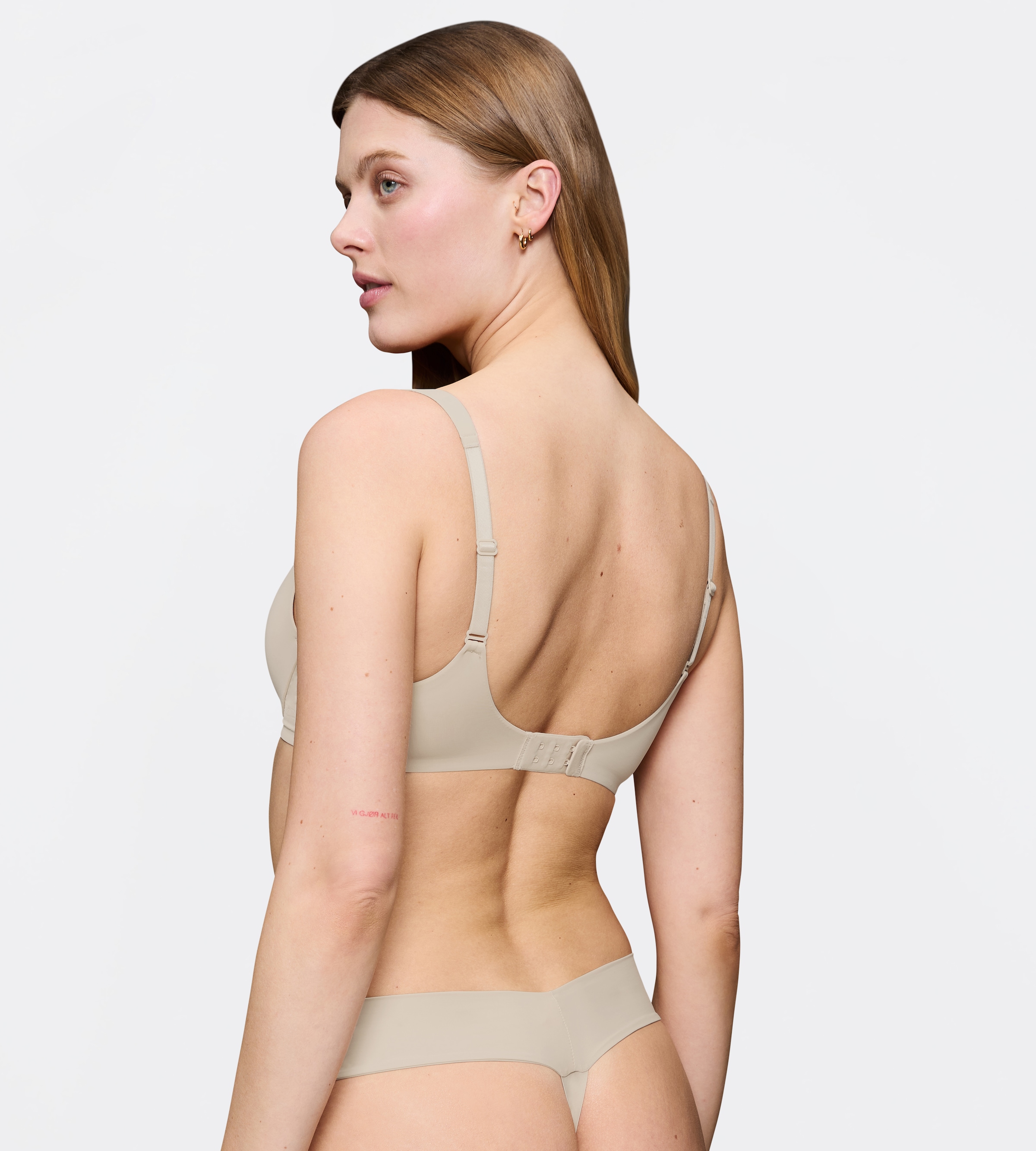 Triumph Bügel-BH »Body Make-Up Illusion« mit tiefem Dekolleté, gepolsterte Cups, Komfort-Bügel, Microfaser