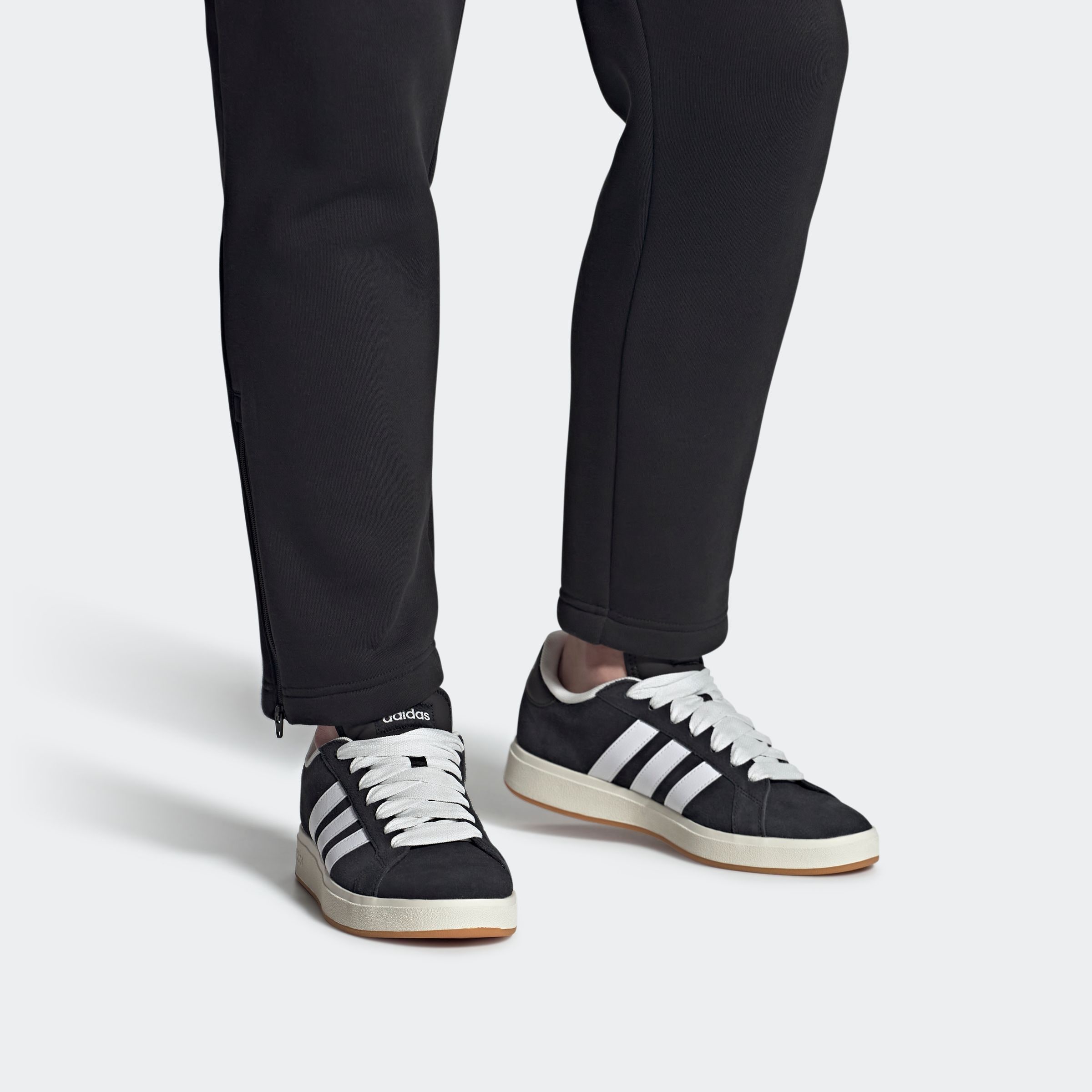adidas Sportswear Sneaker »GRAND COURT BASE 00S«, Design auf den Spuren des adidas Campus 00