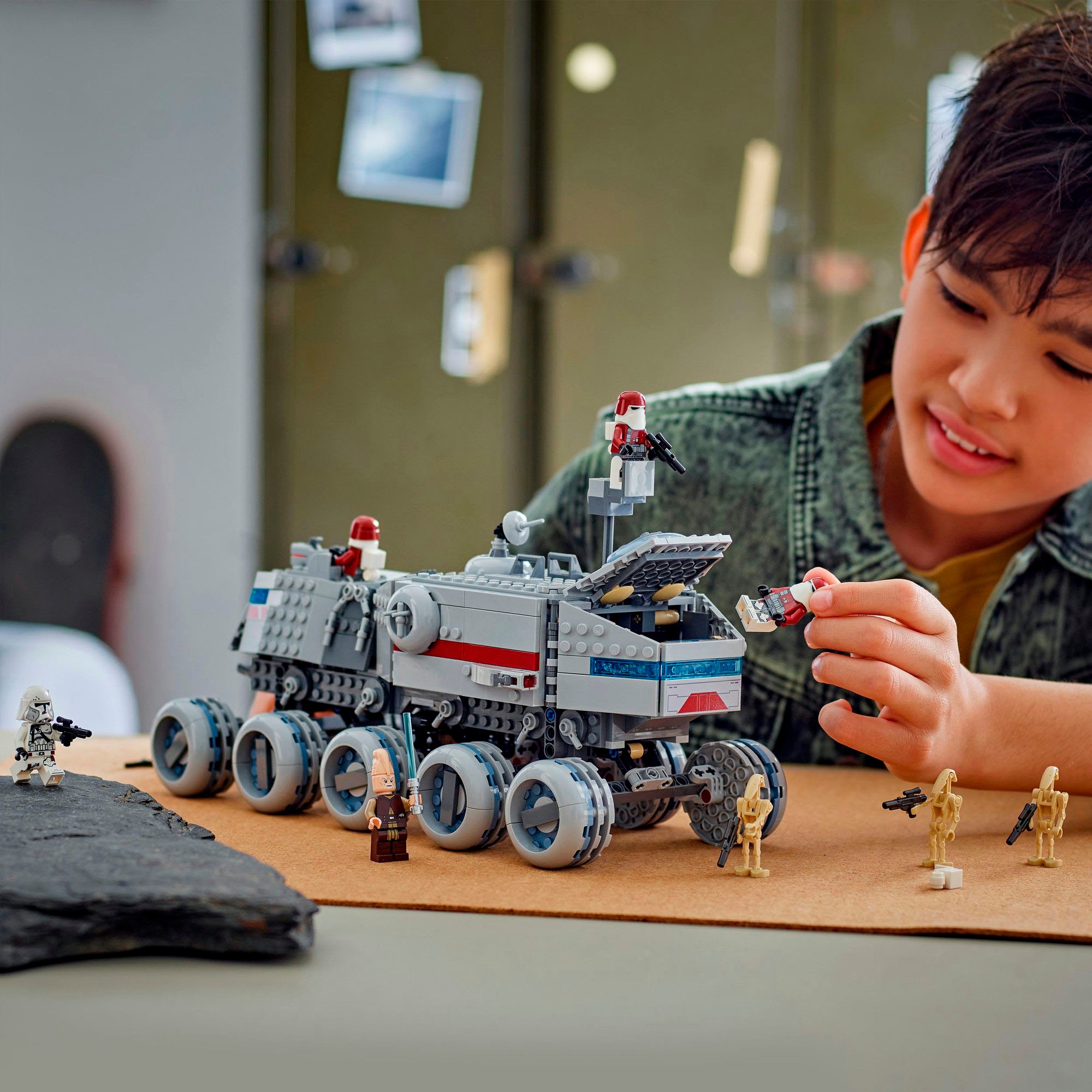 LEGO® Konstruktionsspielsteine »Republikanischer Juggernaut (75413), LEGO Star Wars™«, (813 St.), Made in Europe
