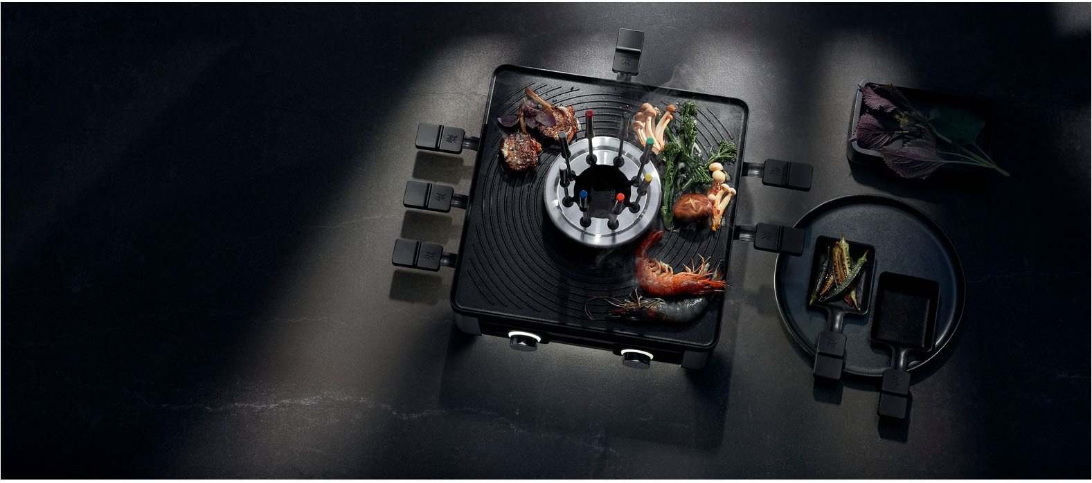 WMF Raclette »Lumero Gourmet Station 3-in-1, Raclette, Fondue und Indoor-Grill«, 8 St. Raclettepfännchen, 1800 W, spülmaschinengeeignete Pfännchen/Platte, Spritzschutz, LED-Beleuchtung