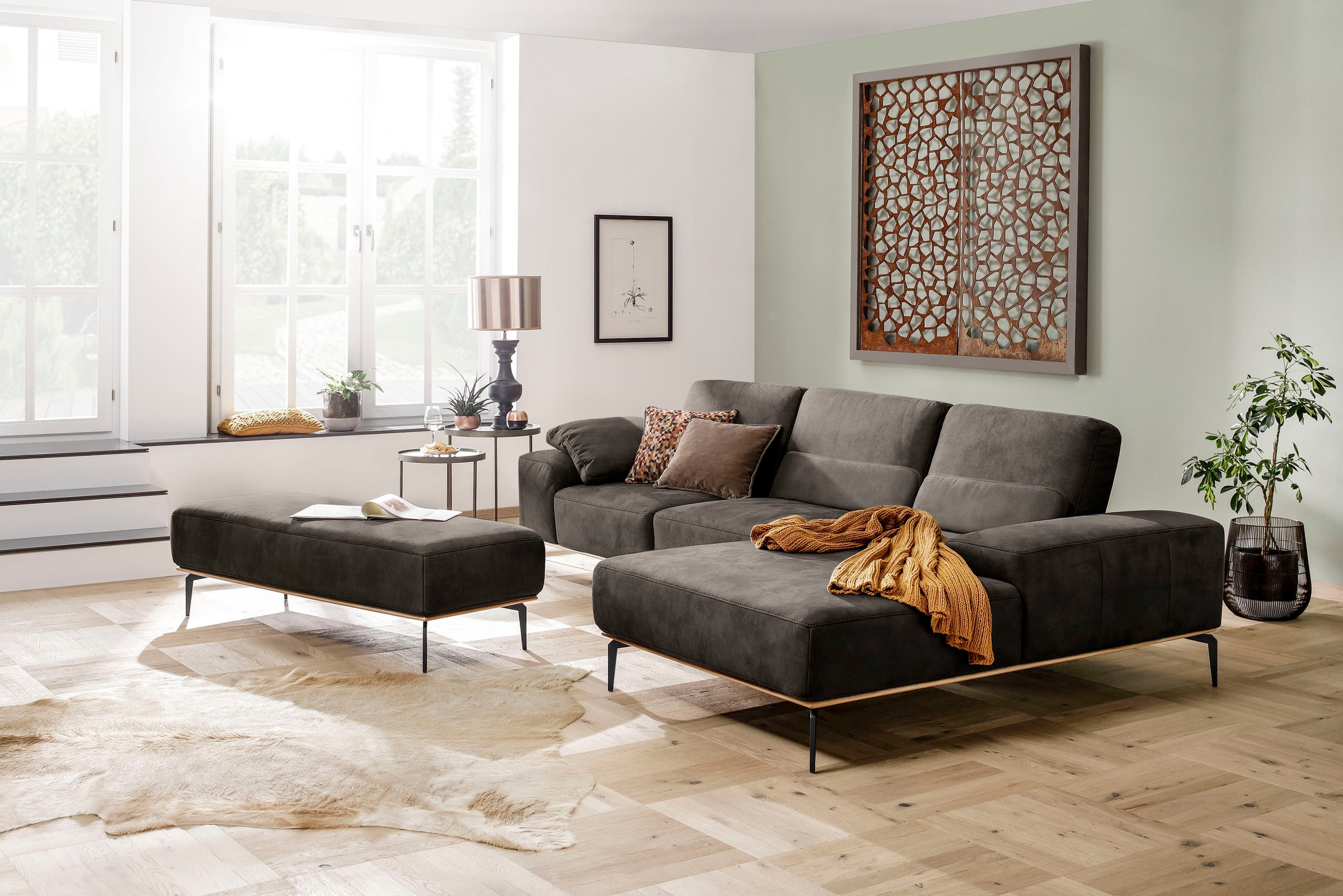 W.SCHILLIG Ecksofa »run, Designsofa mit tollem Sitzkomfort, bequem, L-Form«, mit Holzsockel, Füße in Schwarz pulverbeschichtet, Breite 319 cm