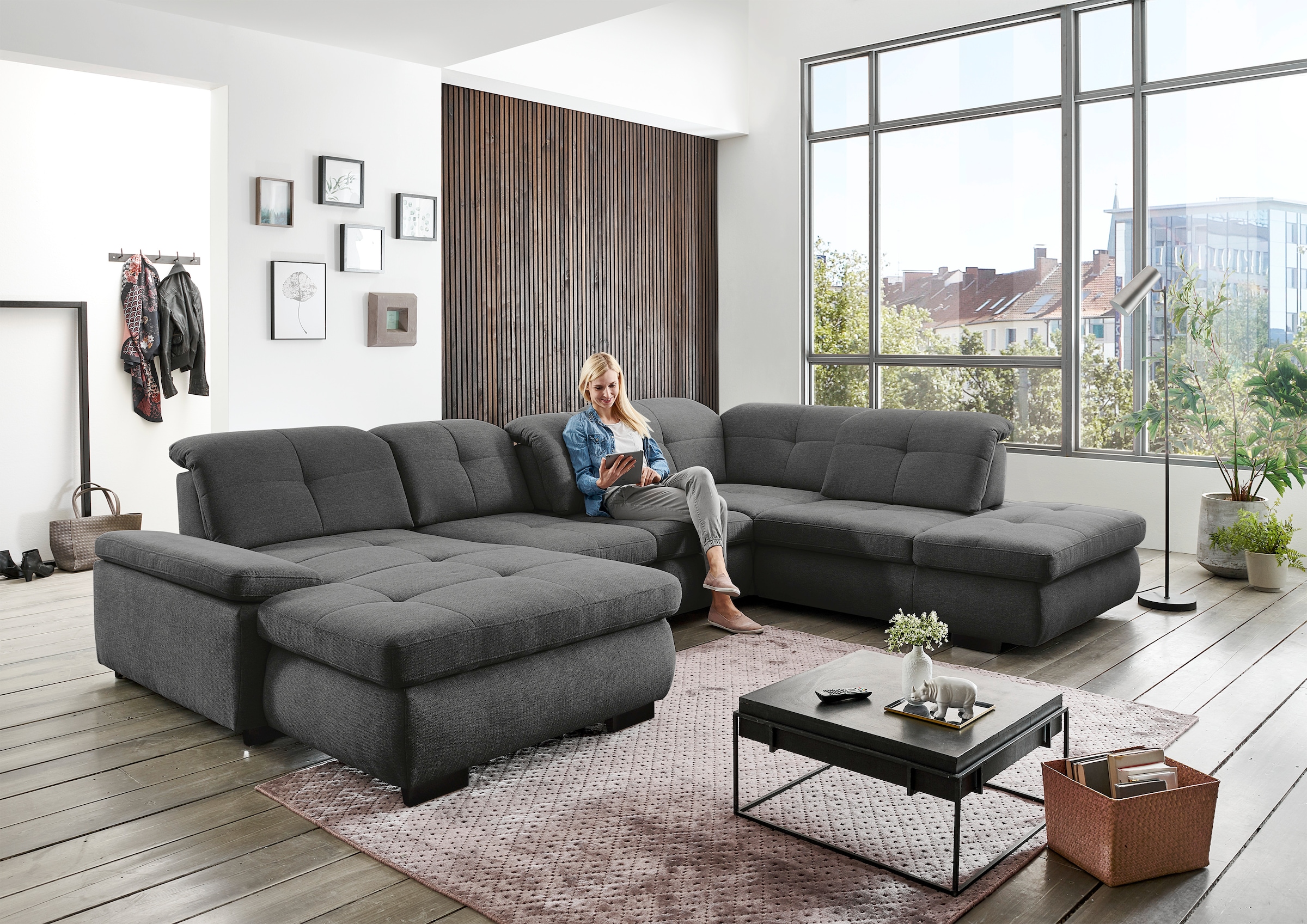 Die PlanBar Ecksofa "MP-IN16012 U-Form, mit Kaltschaum-Polsterung" inkl. Sitztiefenverstellung wahlweise mit weiteren Funktionen