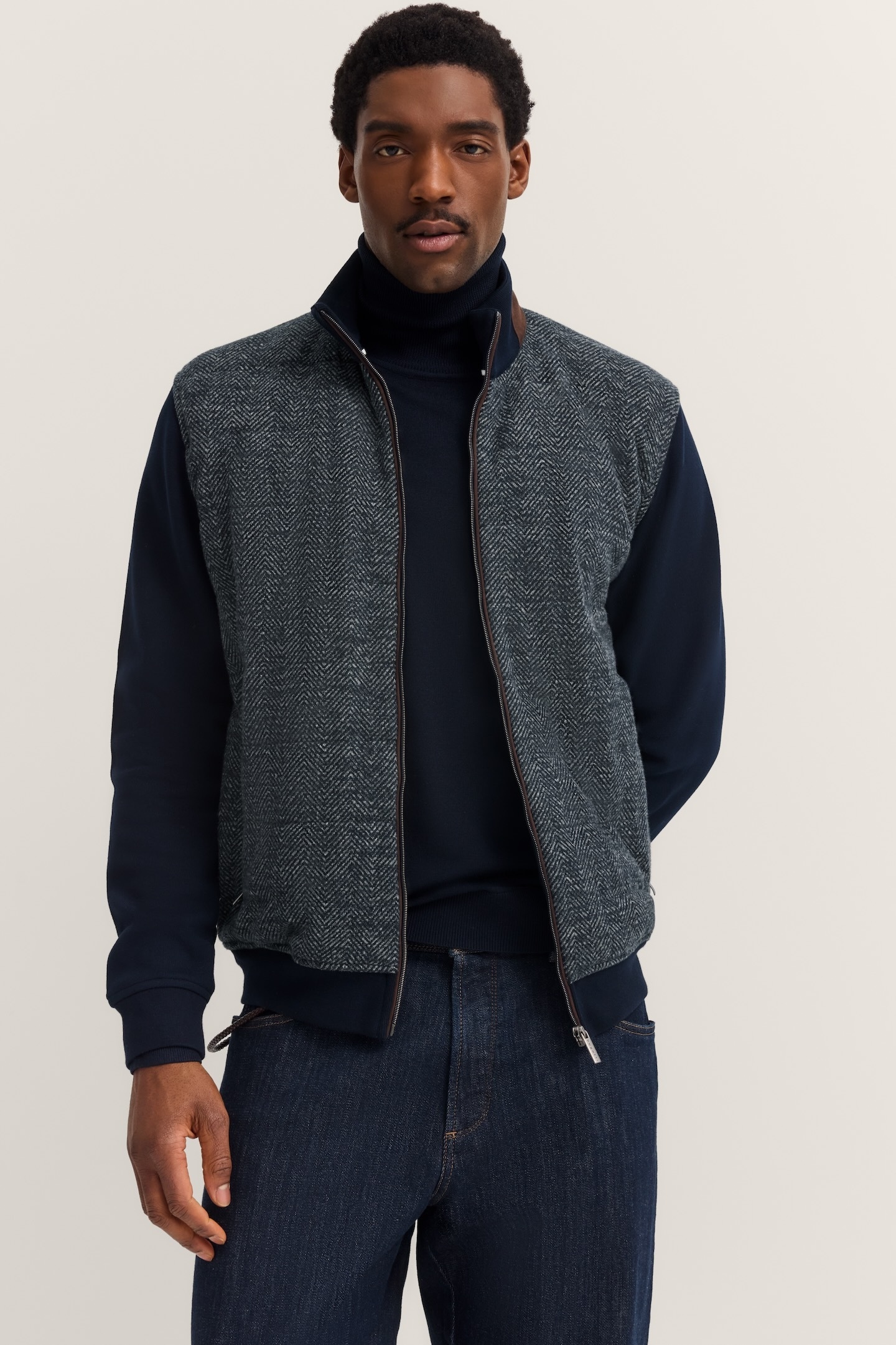bugatti Sweatjacke "Regular Fit", mit Stehkragen und aus Baumwollmix günstig online kaufen