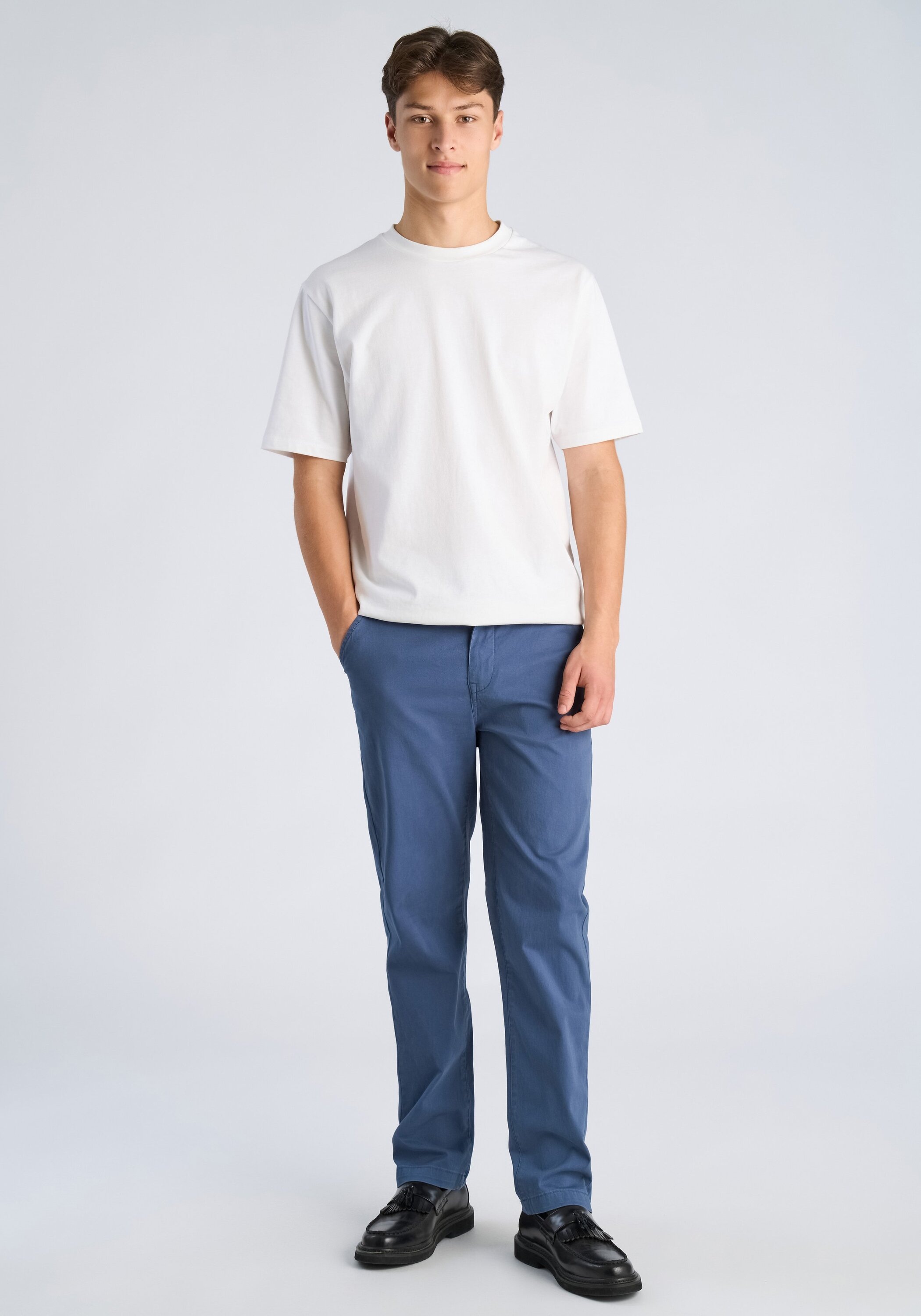 Chinos LINDBERGH "Chino Relaxed Loose Fit", Herren, Gr. 40, Länge 32, true blau, Obermaterial: 98% Baumwolle, 2% Elasthan, unifarben, relaxed fit, Hosen 3