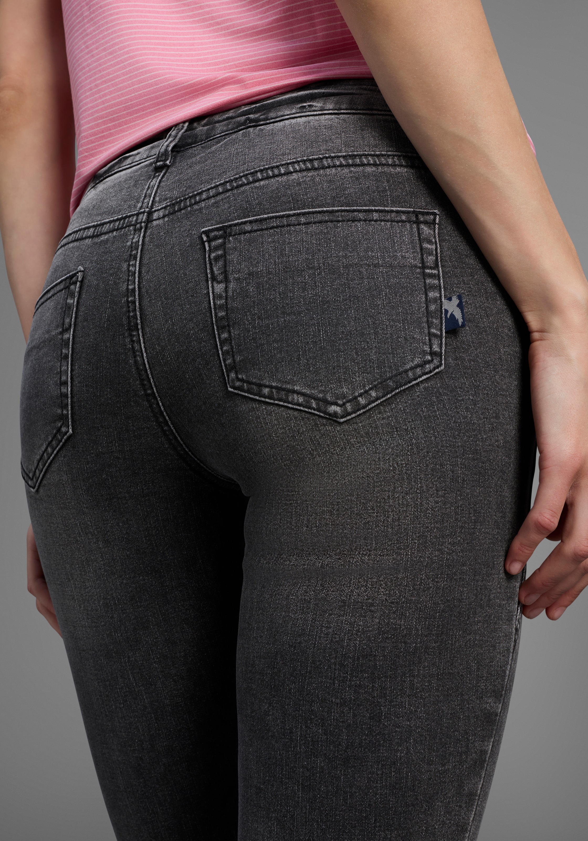 Thumbnail - Arizona Bootcut-Jeans "mit Keileinsätzen" ausgestellte Beinform, niedrige Leibhöhe, elastisches Material