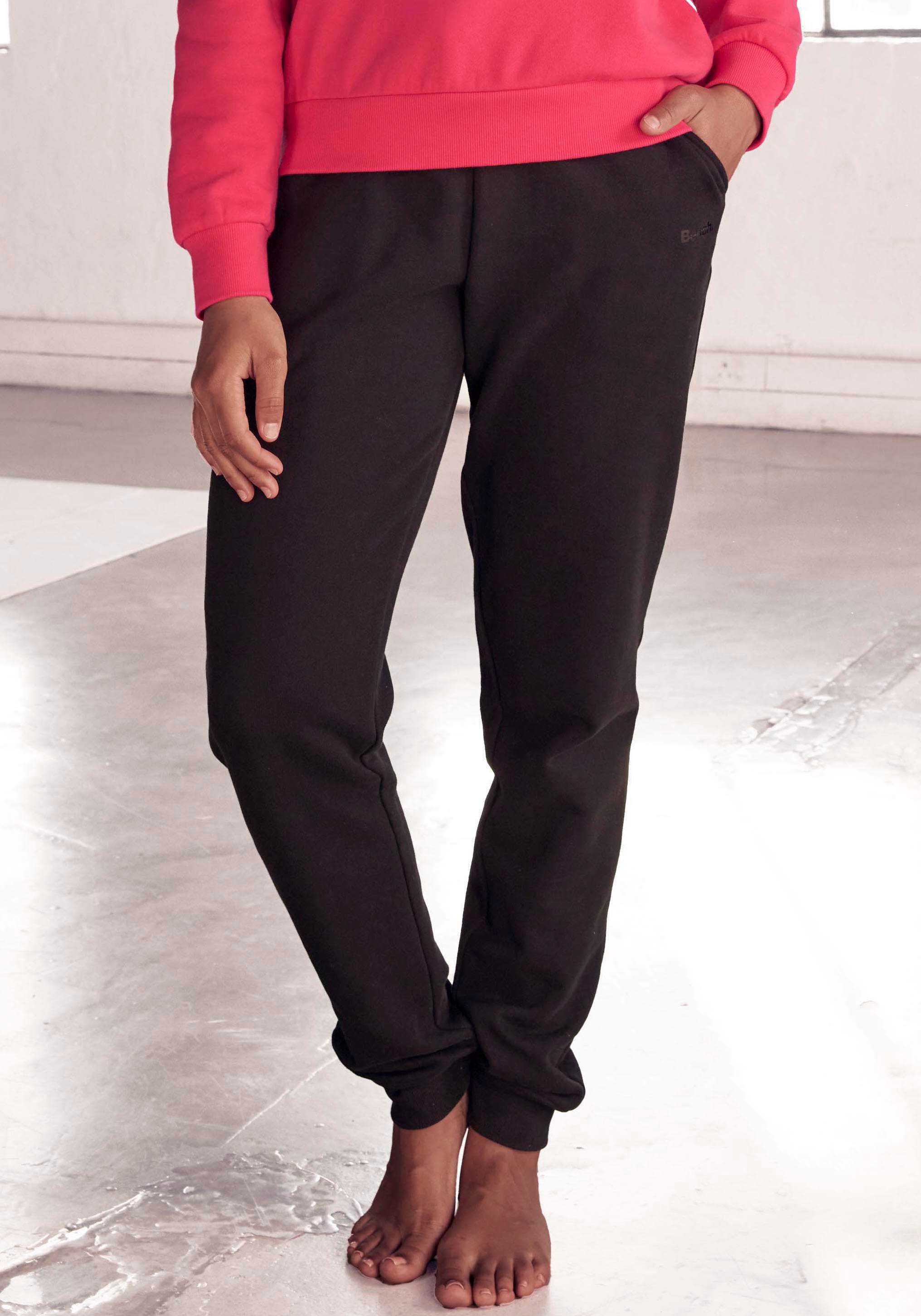Bench. Loungewear Sweatpants "-Loungehose", mit kleinem Logodruck und seitlichen Taschen, Loungewear, Loungeanzug