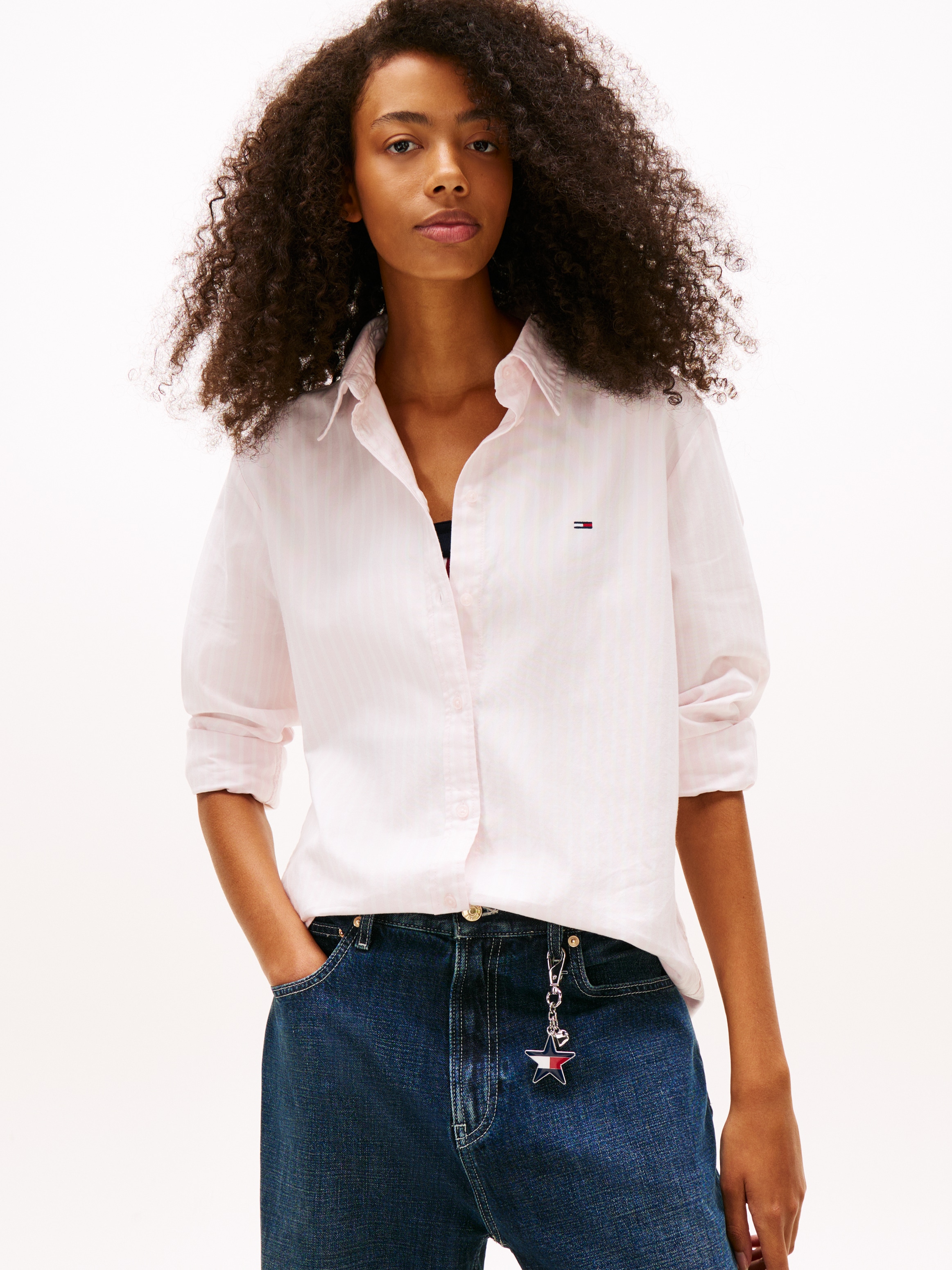 Tommy Jeans Hemdbluse "TJW REG OXFORD SHIRT" mit Logostickerei, abgerundete günstig online kaufen