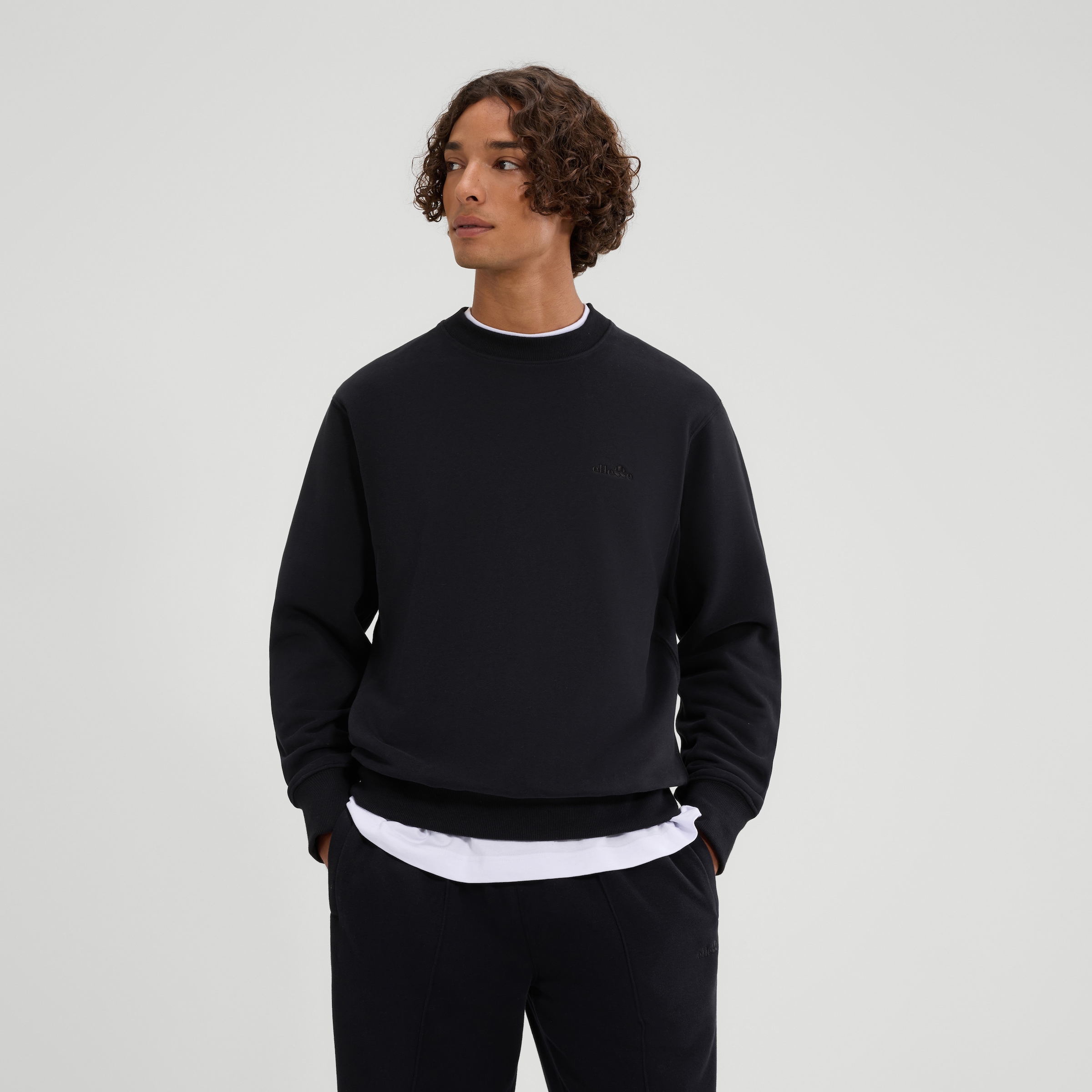 Ellesse Sweatshirt "CORCOLLE SWEATSHIRT", schlichte Crew-Silhouette, Langarm-Ausführung