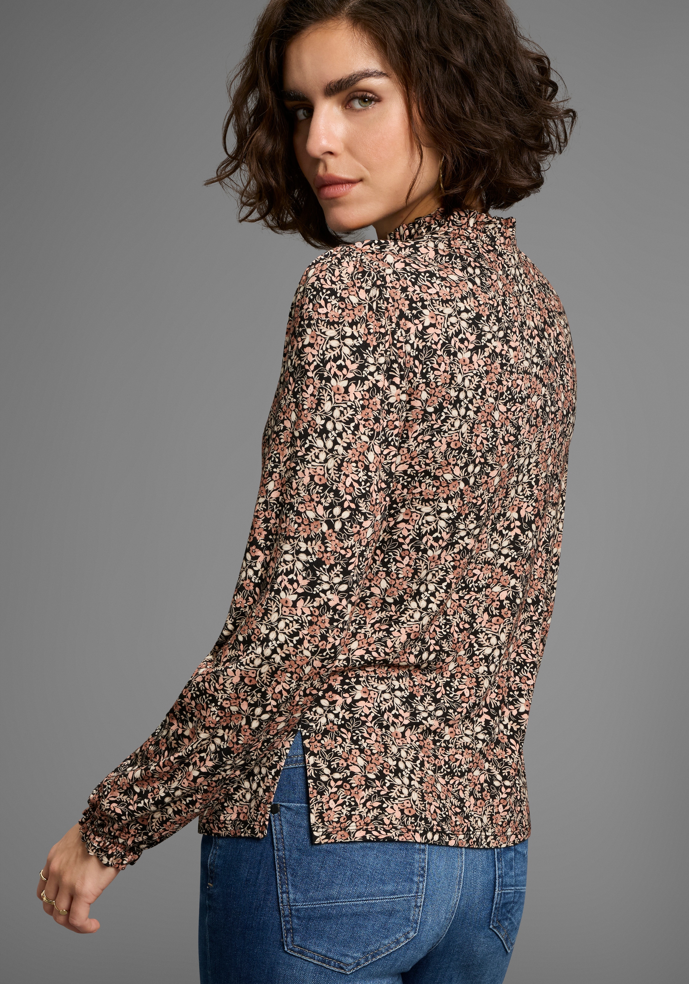 Laura Scott Longsleeve, mit Rüschen und Blümchen-Muster - NEUE KOLLEKTION