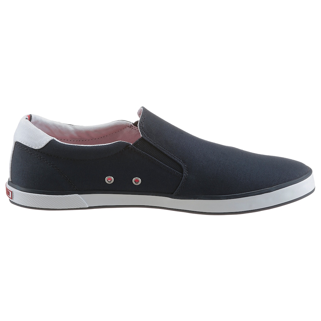 Tommy Hilfiger Slip-On Sneaker »ICONIC SLIP ON SNEAKER«, Slipper, Freizeitschuh, Halbschuh mit seitlichen Stretcheinsätzen