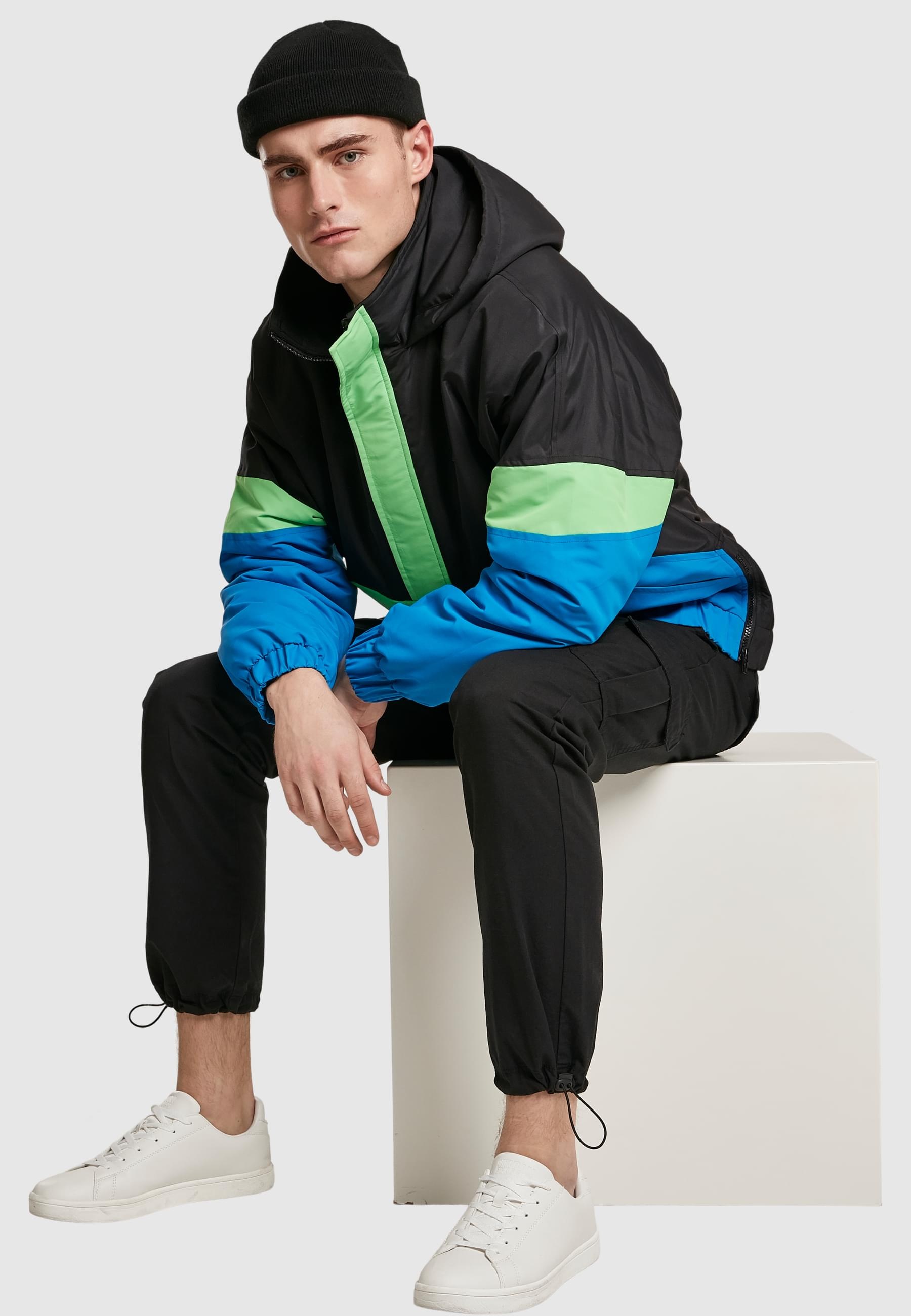 URBAN CLASSICS Allwetterjacke »Urban Classics Herren 3-Tone Neon Mix Pull Over Jacket«, (1 St.), mit Kapuze