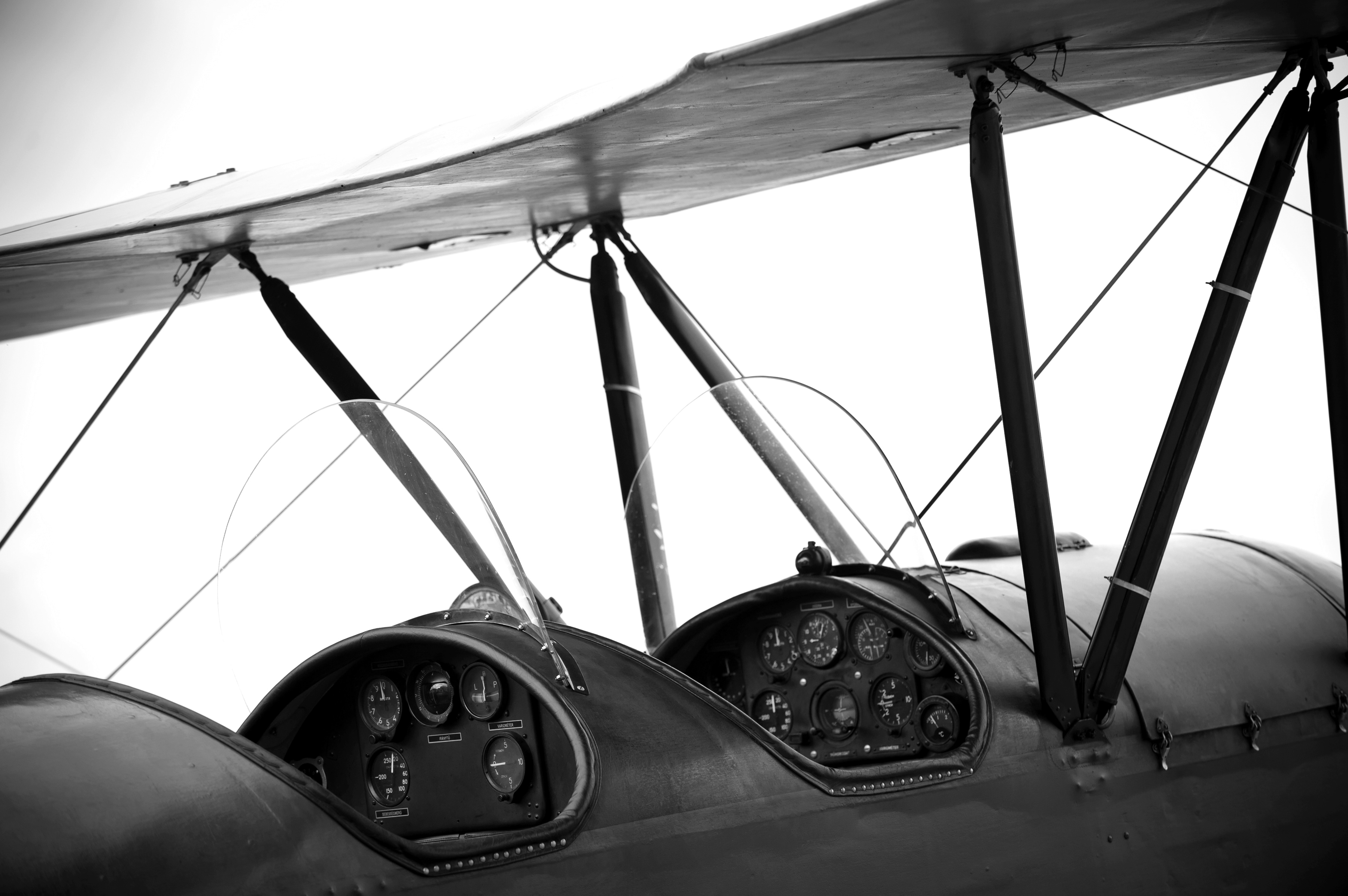 Papermoon "Flugzeug Schwarz & Weiß"