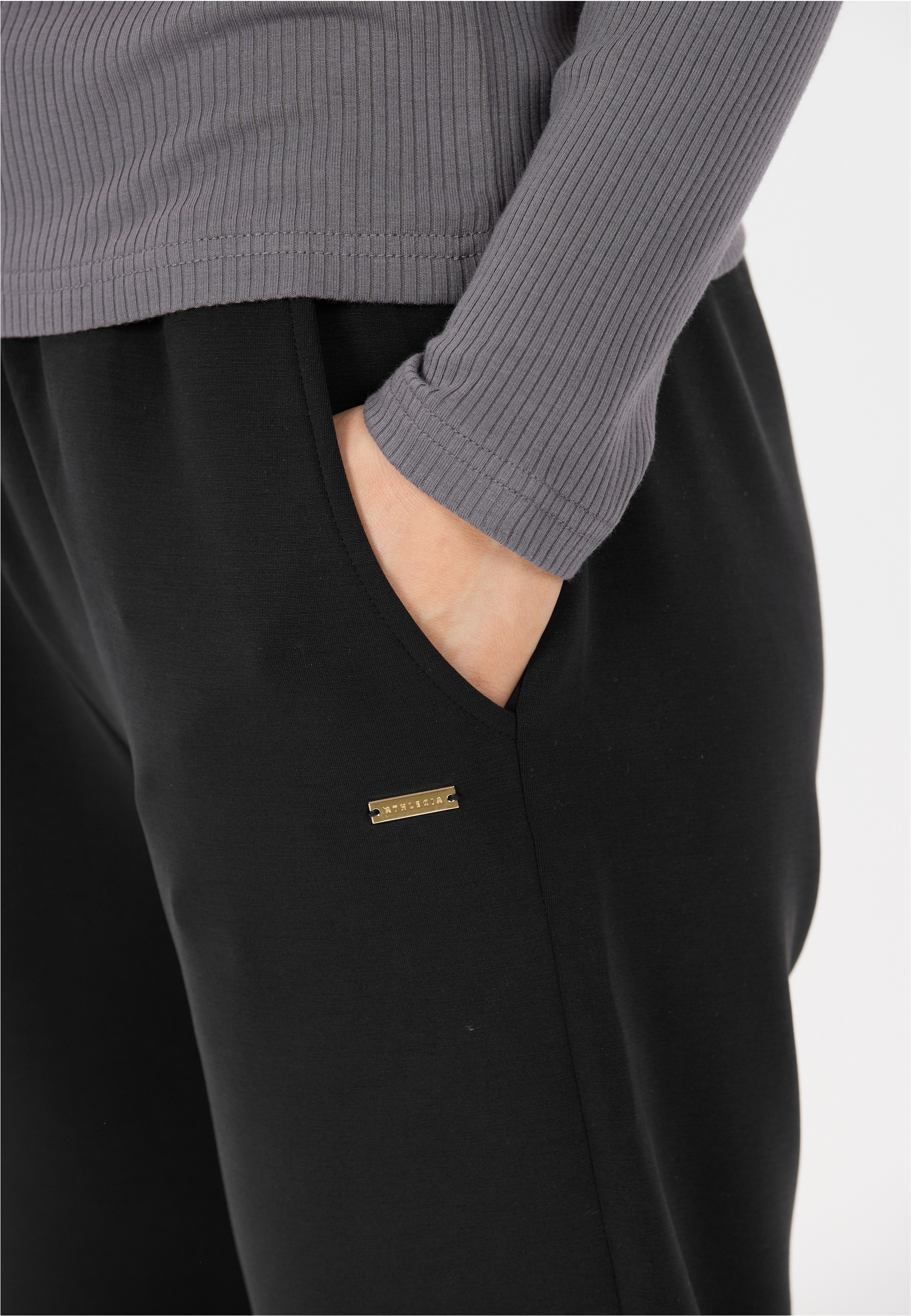ATHLECIA Sweathose »Jillnana V2«, aus angenehm weichem Material