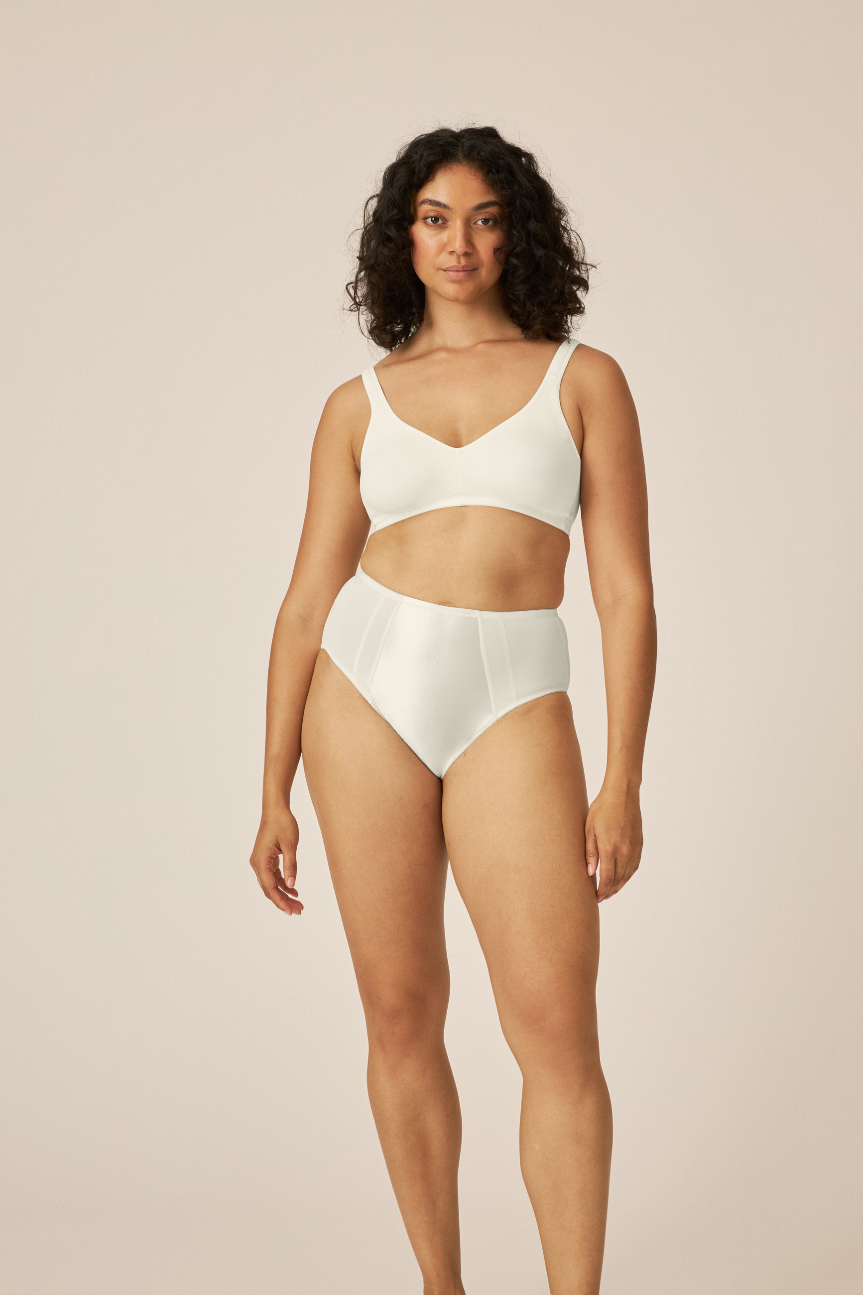 Naturana Bügelloser BH »Elasticup« 1 Stk. tlg., vorgeformte Cups, breite Träger, ohne Bügel, bequem, basic