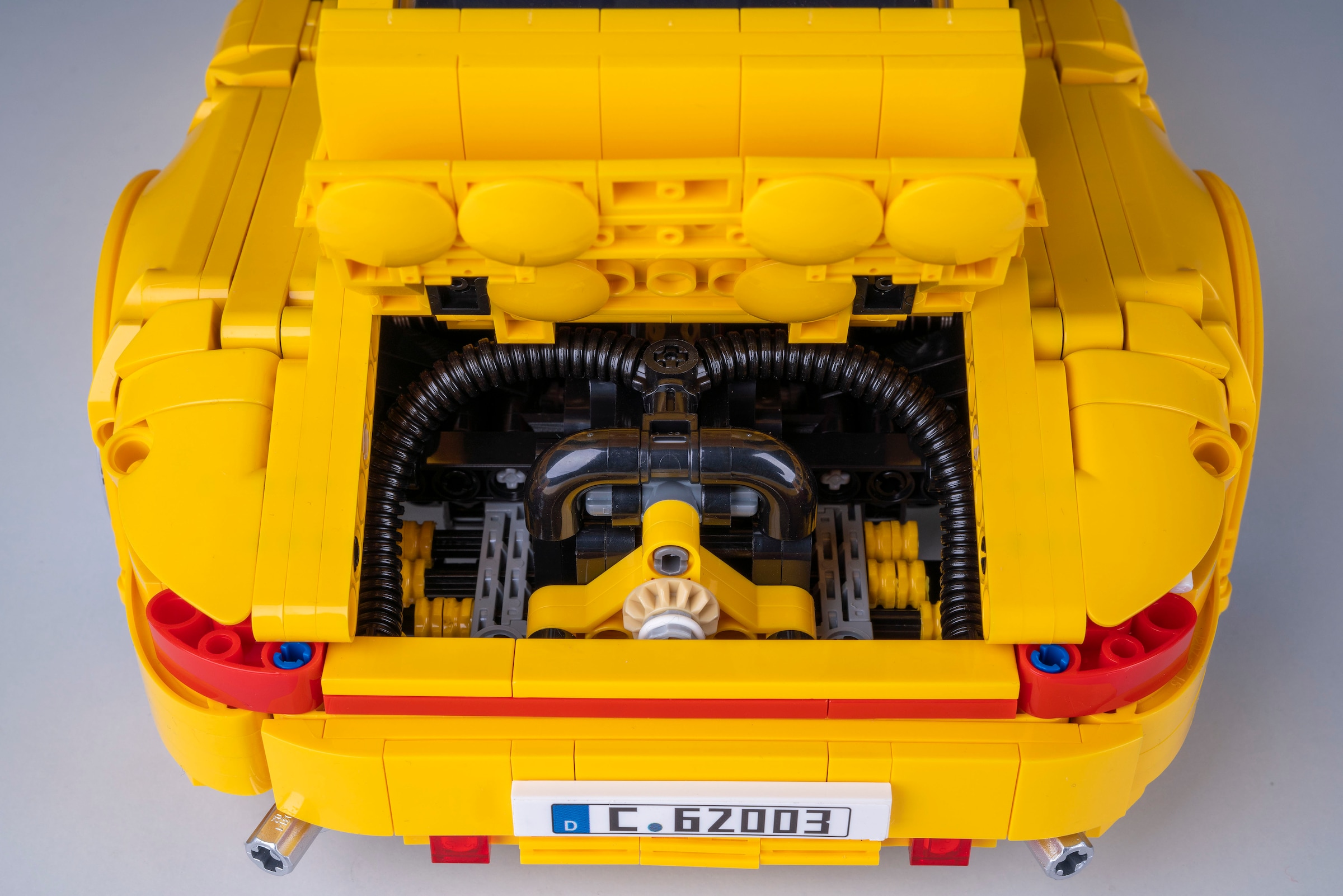 Jamara Konstruktions-Spielset »CaDA, RUF CTR 2017 Yellowbird 1:12 gelb Bricks«, (1515 St.)