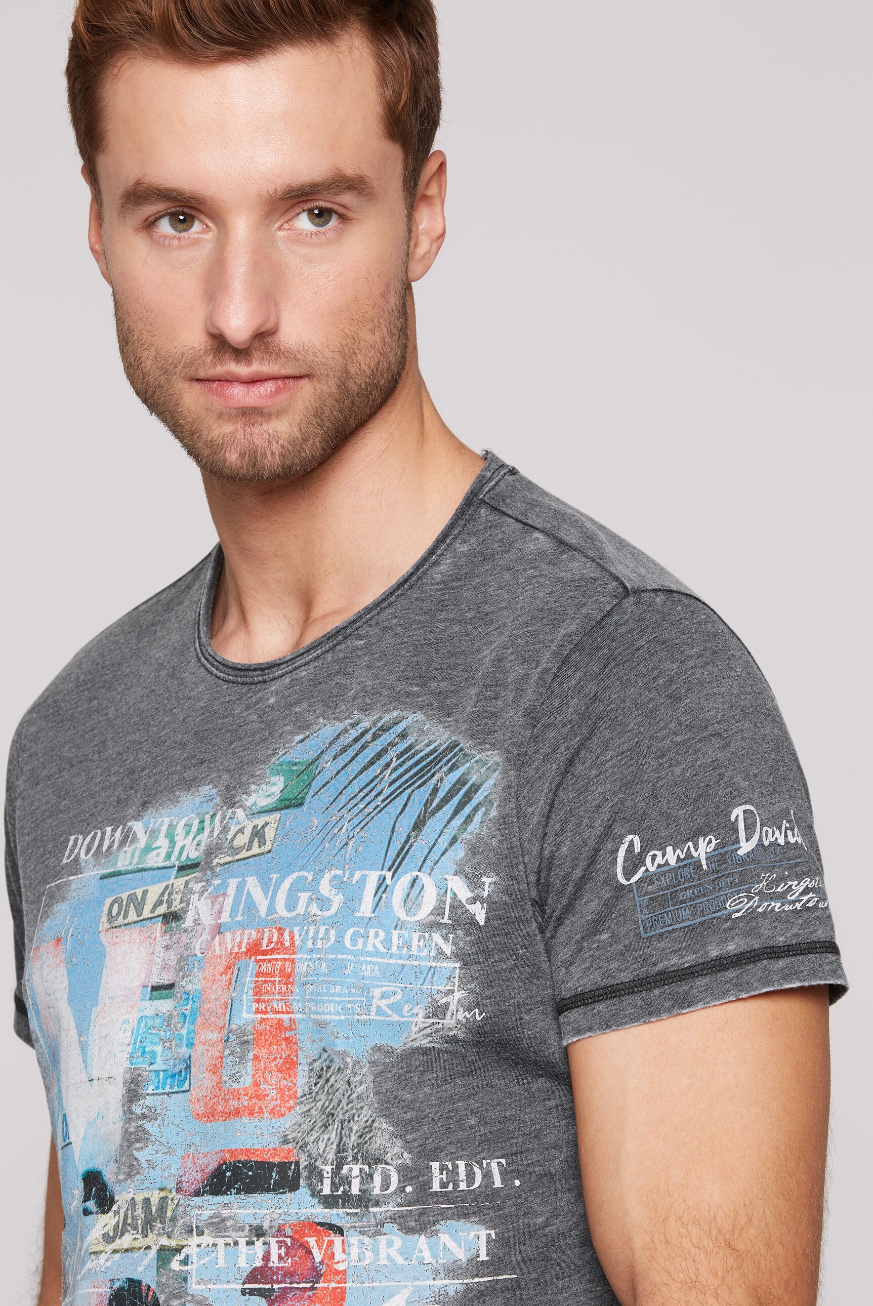 CAMP DAVID Rundhalsshirt, mit offener Kante am Ausschnitt