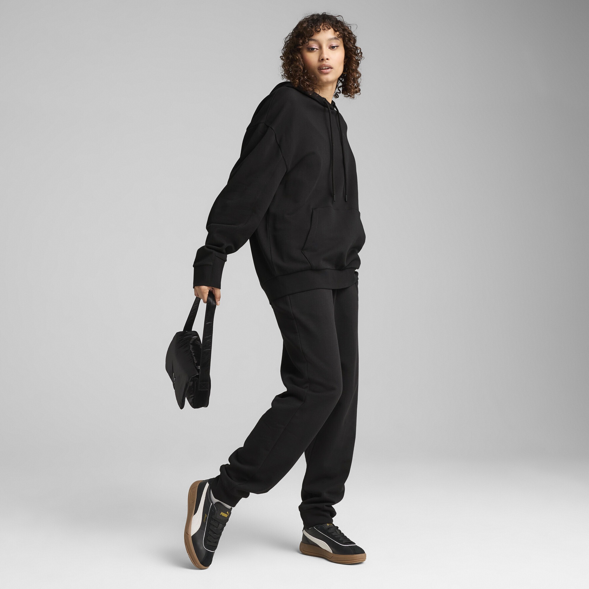 PUMA Hoodie »ESS Relaxed Fit Hoodie Damen«
