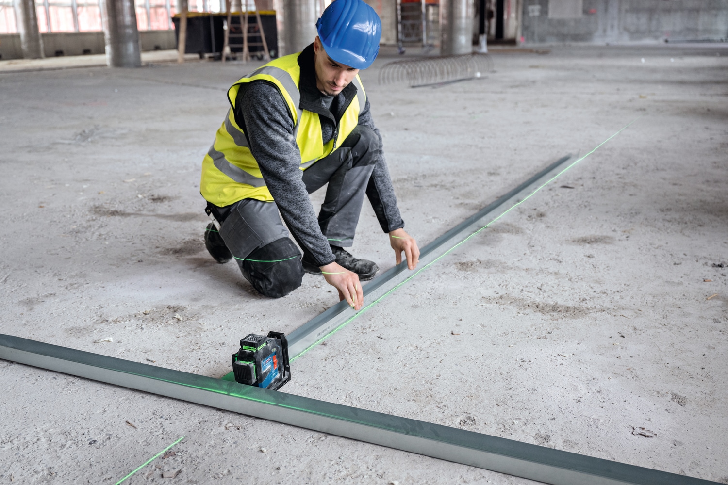 Bosch Professional Linienlaser »GLL 80-33 G Professional«, Dual Power Source