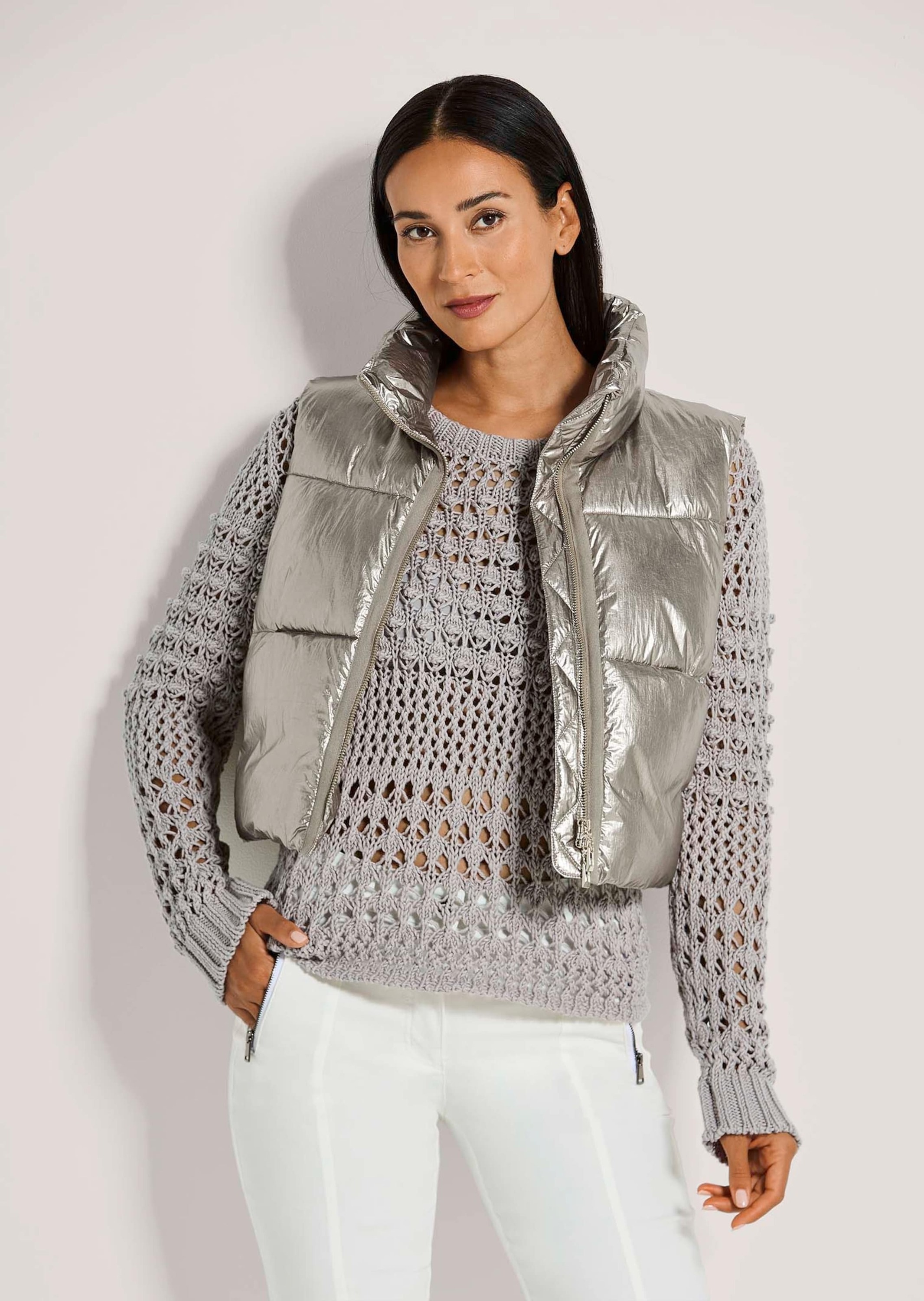 Thumbnail - MADELEINE Kurzweste "Steppweste Sommerweste mit Glanz-Finish" Wattierte Steppweste in Kurzform