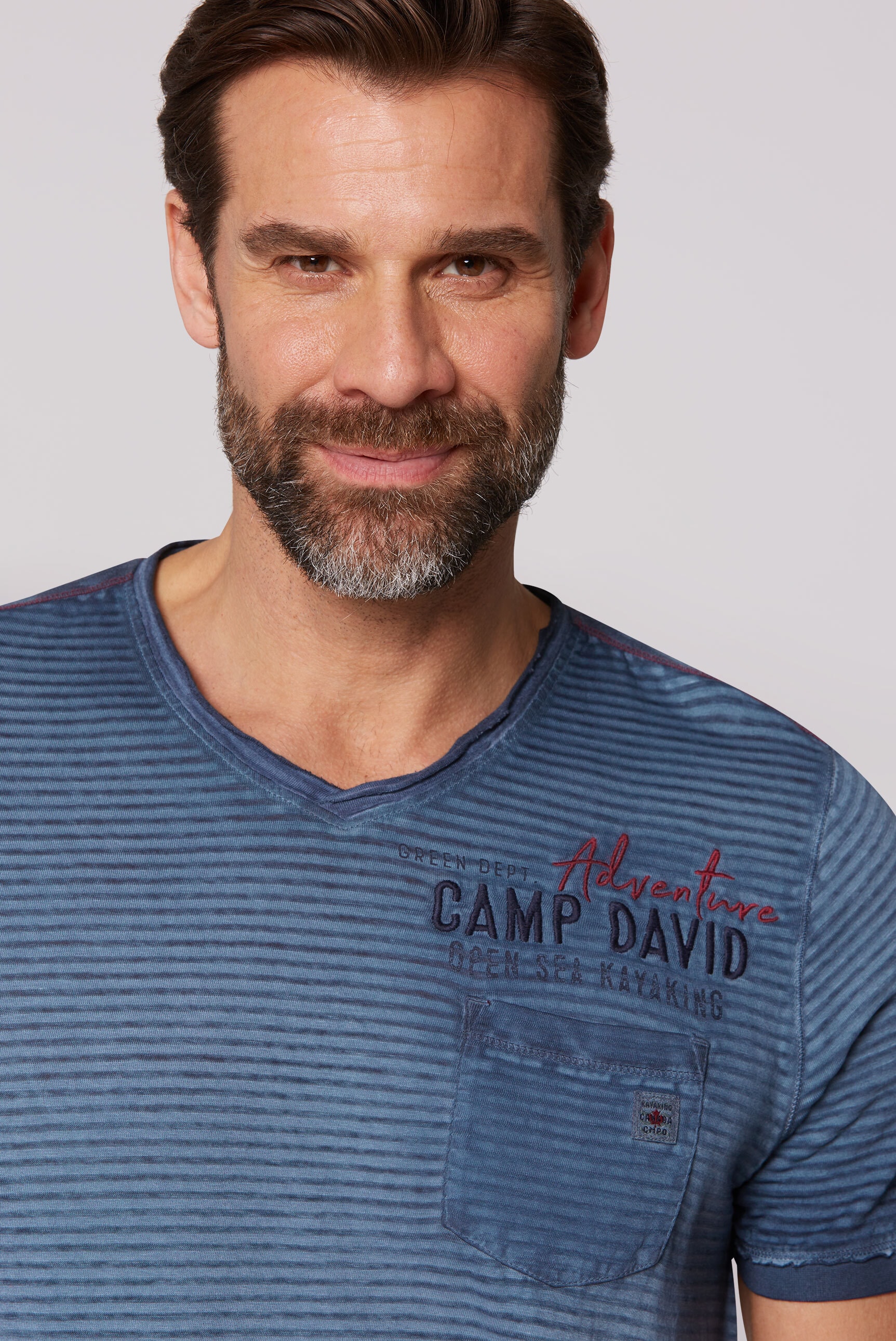 CAMP DAVID V-Shirt, mit offenen Kanten