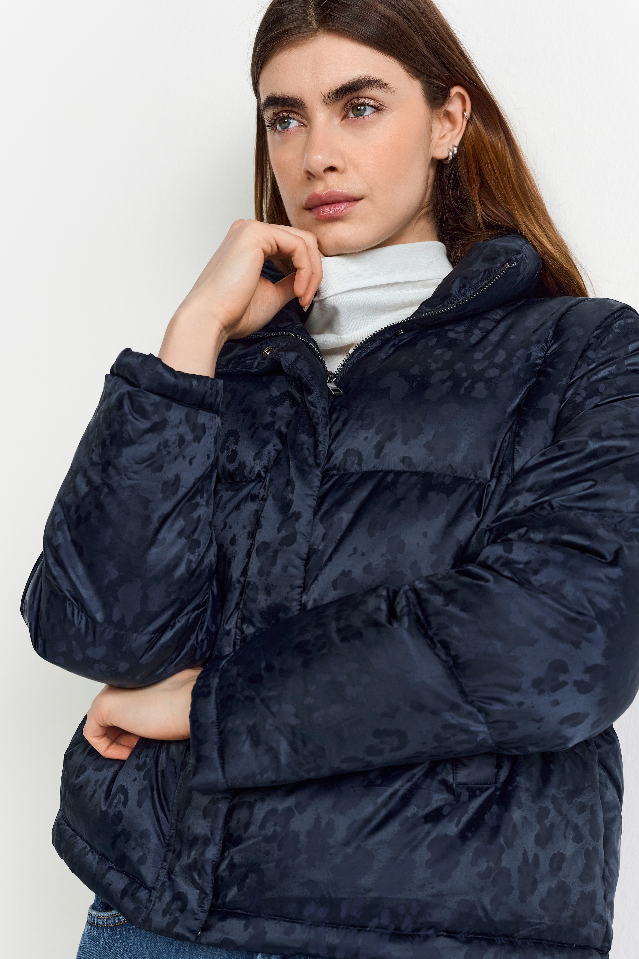 RICHROYAL Steppjacke, Winterjacke mit dezentem Leo-Print, abnehmbare Ärmel