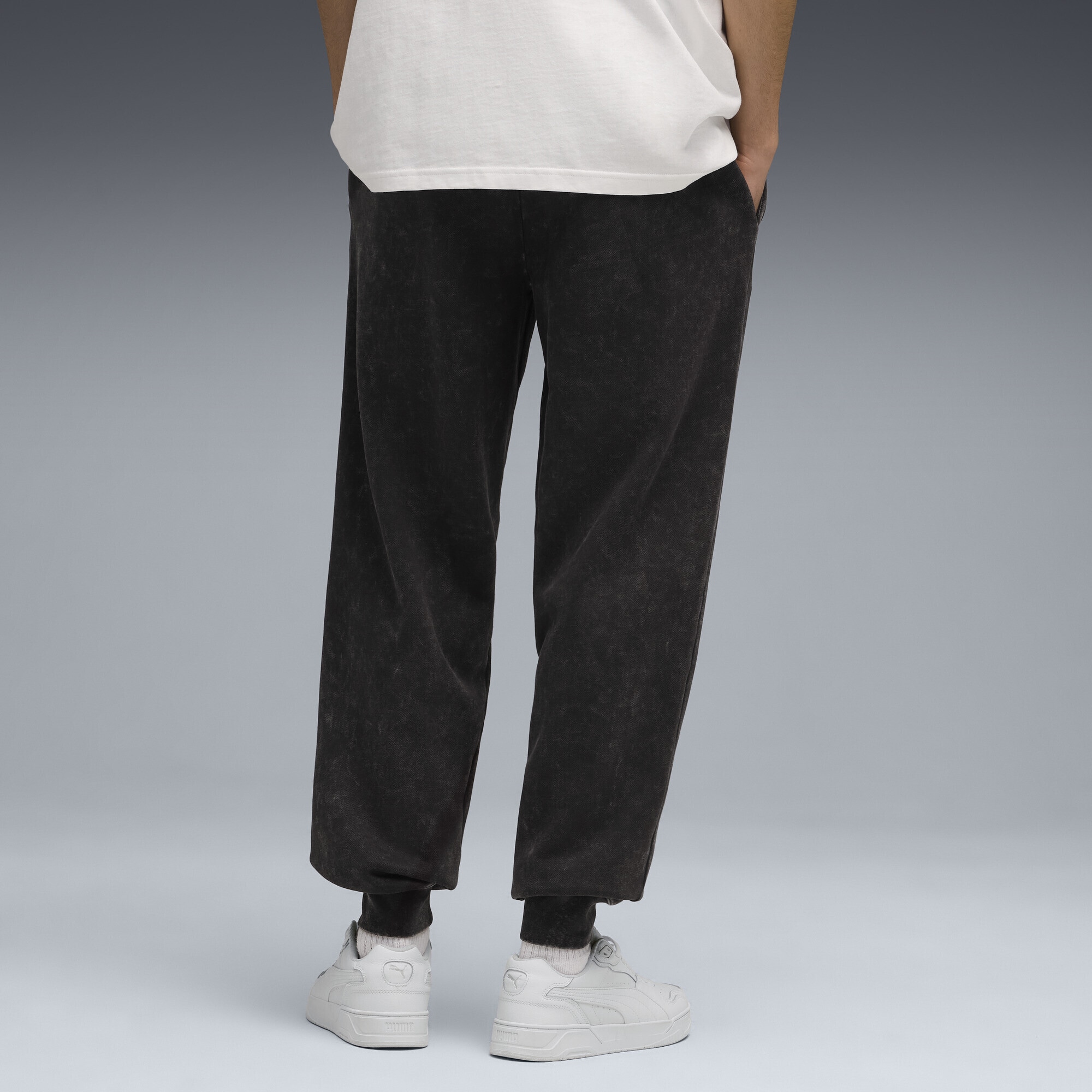 PUMA Sporthose »Essentials Elevated Relaxed Wash Jogginghose Herren«