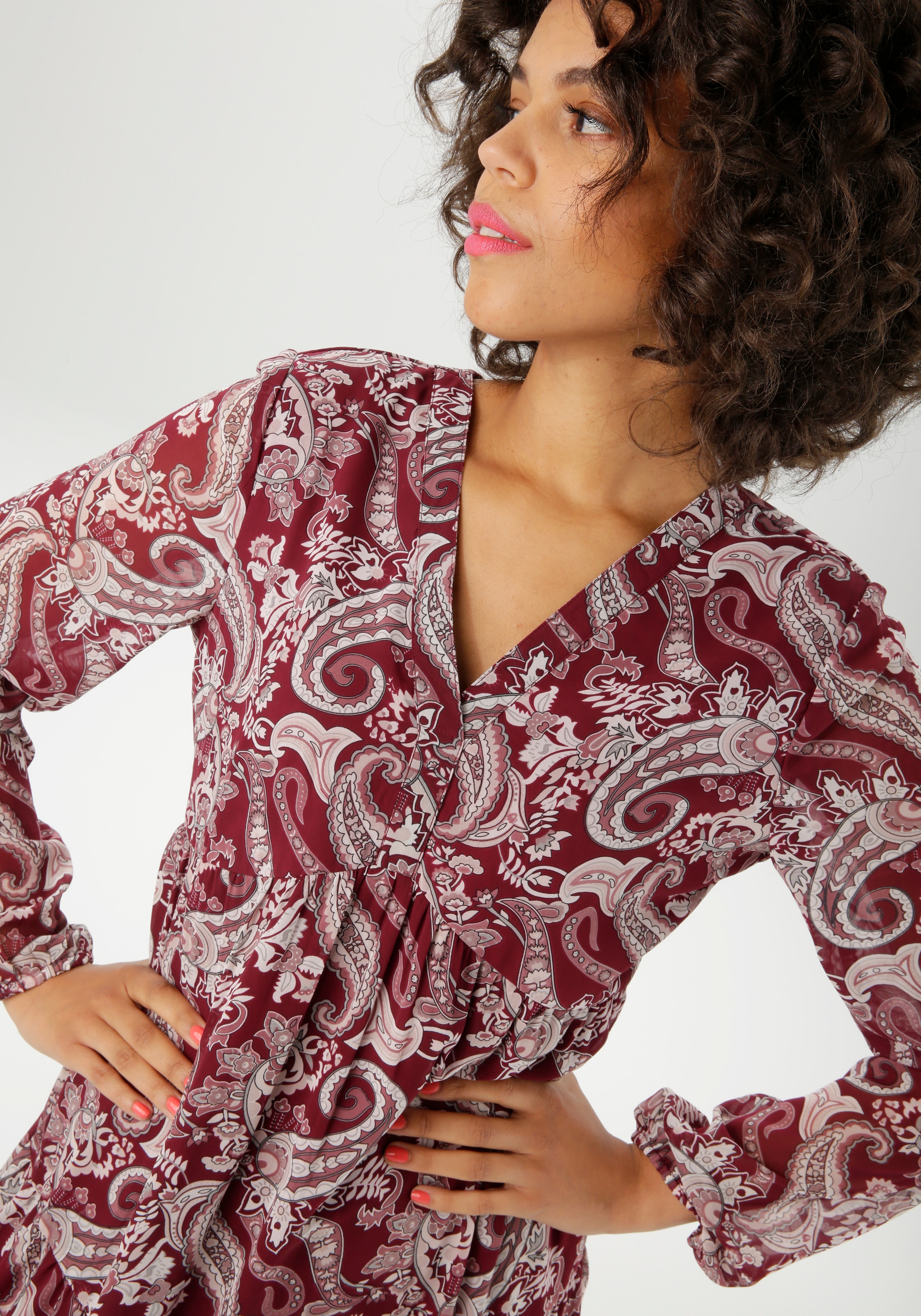 Aniston CASUAL Maxikleid, mit farbharmonischem Paisley-Muster - NEUE KOLLEKTION
