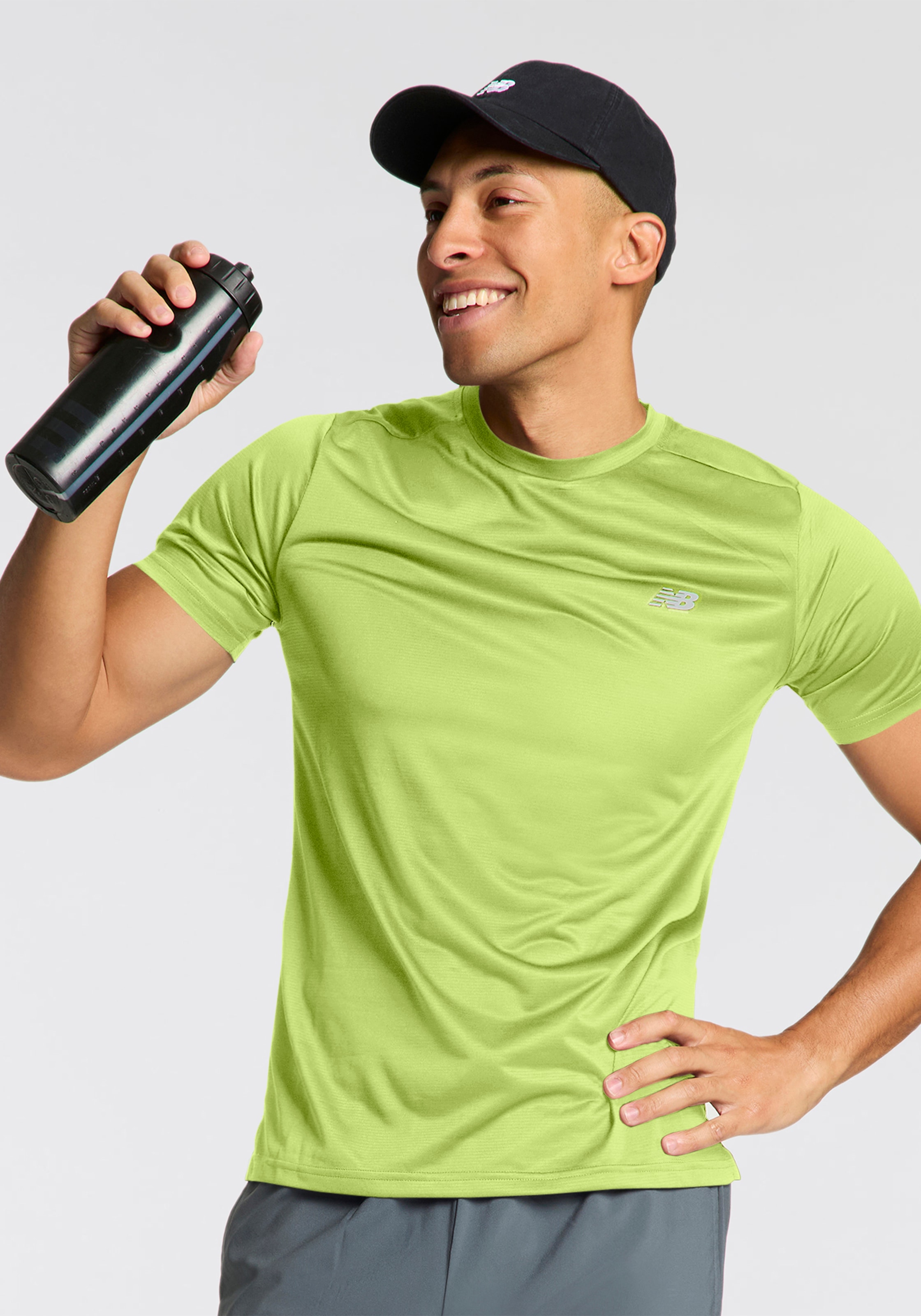 New Balance Laufshirt »Sport Essentials T-Shirt Mens TOP-36319« mit Kurzarm-Design, atmungsaktiv, schnell trocknend, Regular Fit