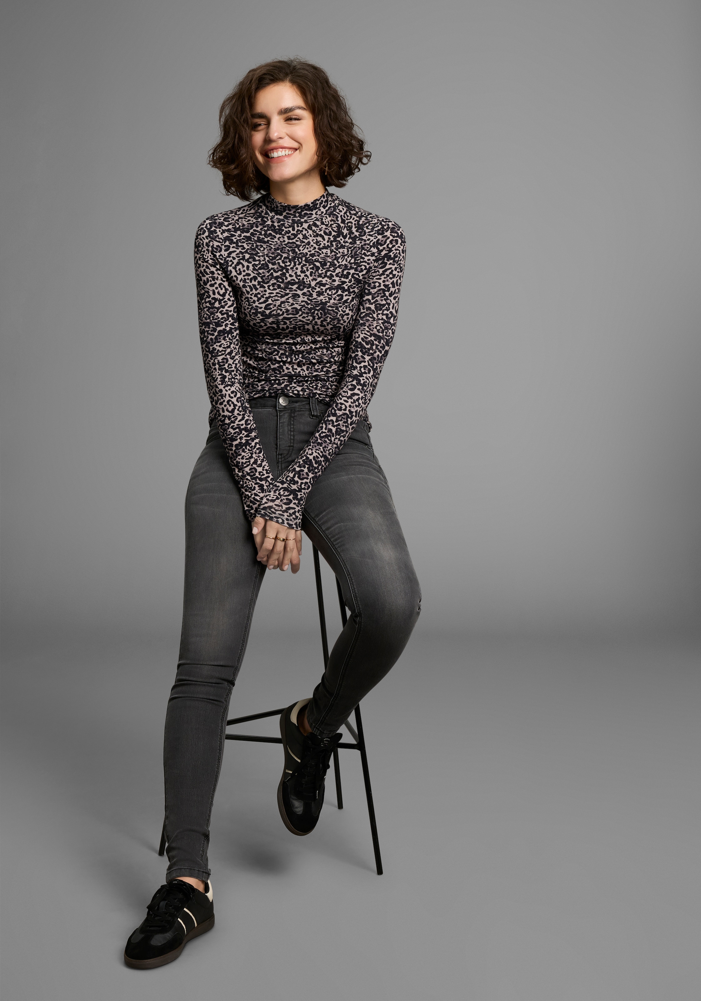 Laura Scott Longsleeve, in modischem Leoparden-Print - NEUE KOLLEKTION