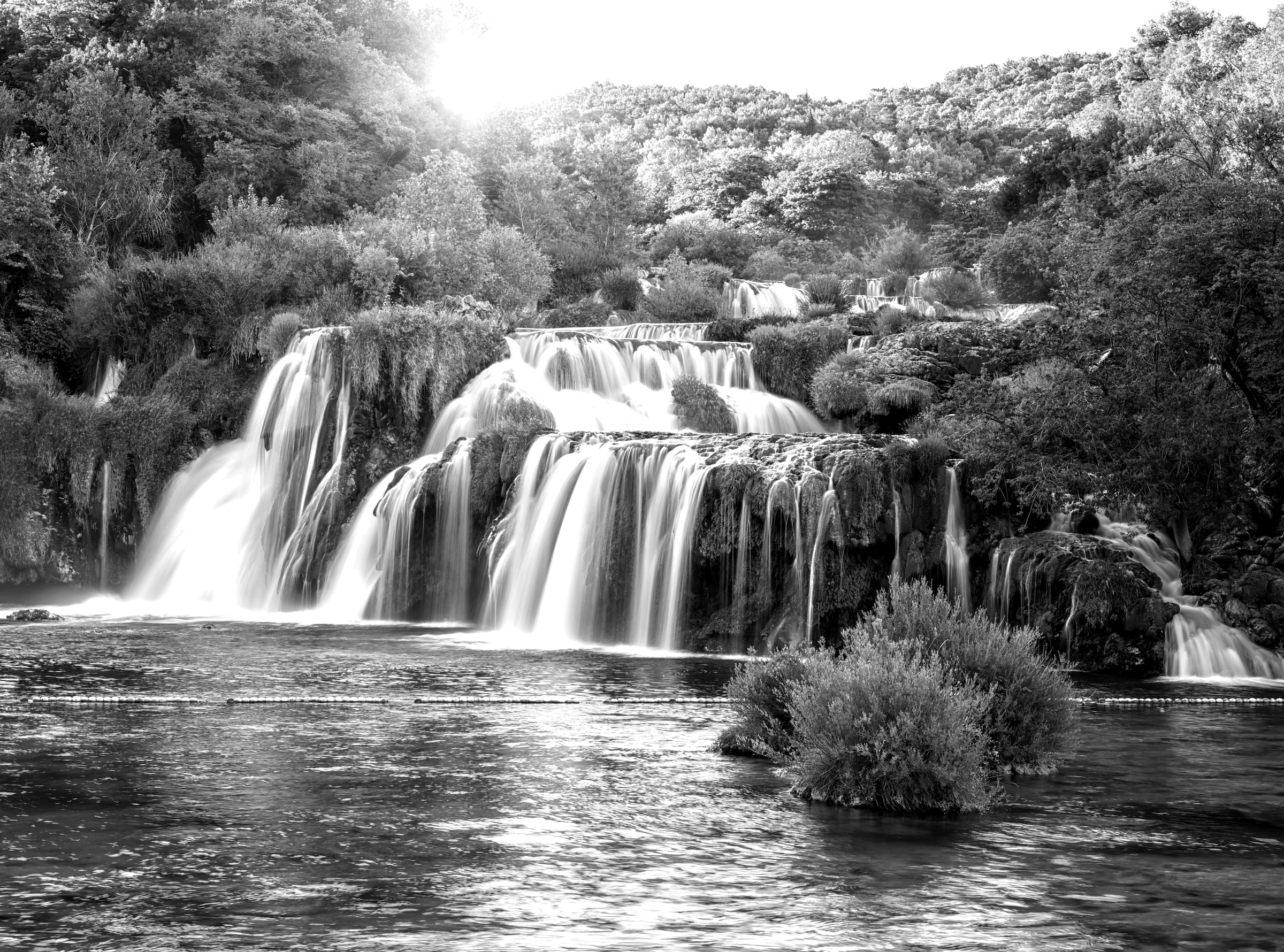 Papermoon "Wasserfall Schwarz & Weiß"
